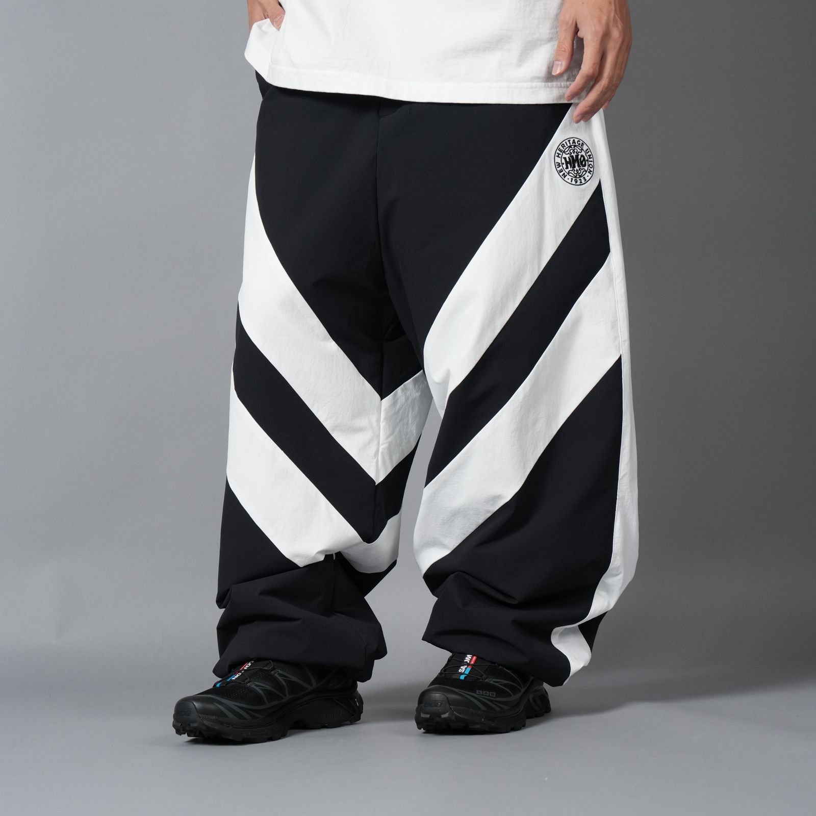 CHEVRON PUFFER NYLON TROUSER / ナイロントラウザー (ブラック/ホワイト)