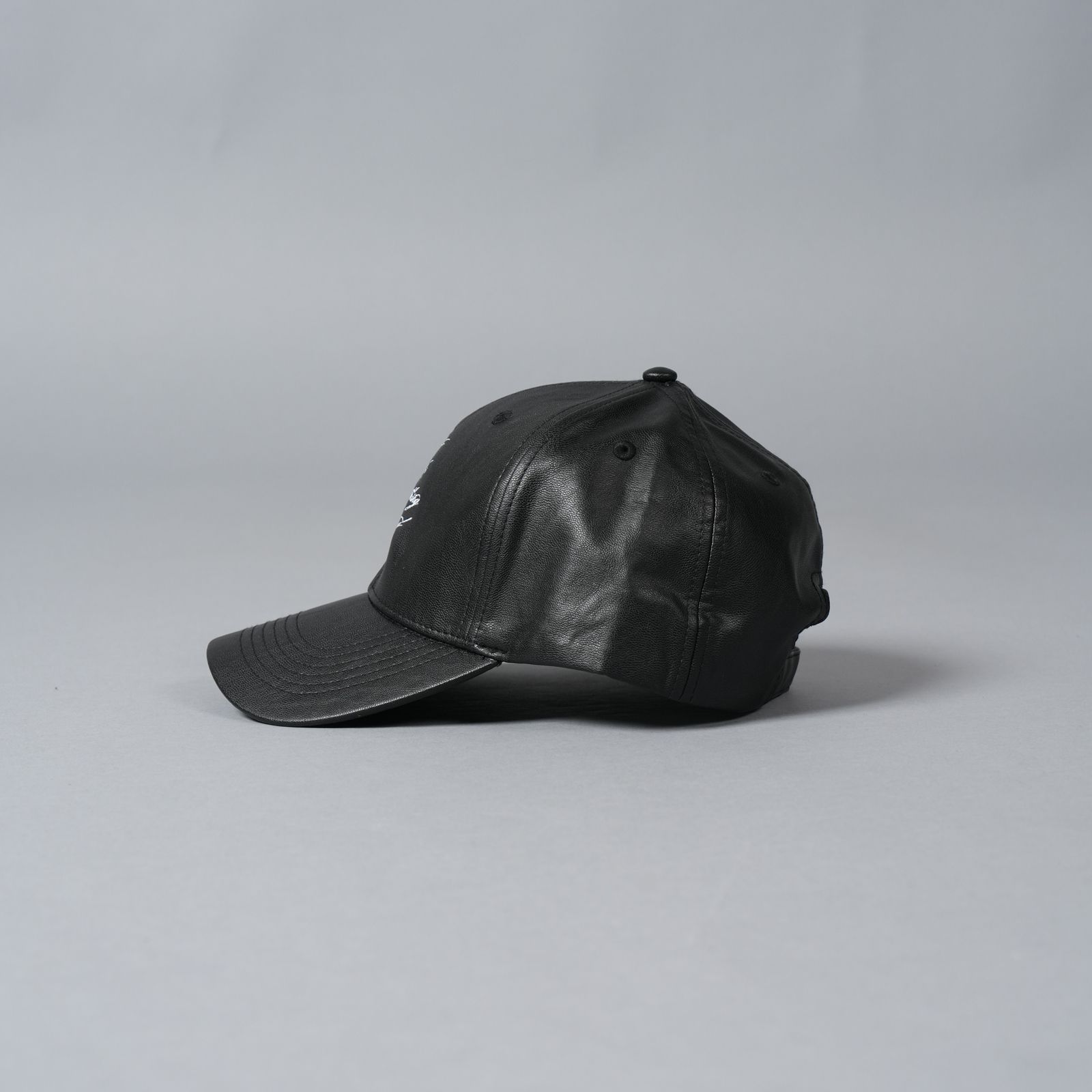 【ラスト1点】PU LEATHER BASEBALL CAP "C.R.E.A.M" / キャップ (ブラック)