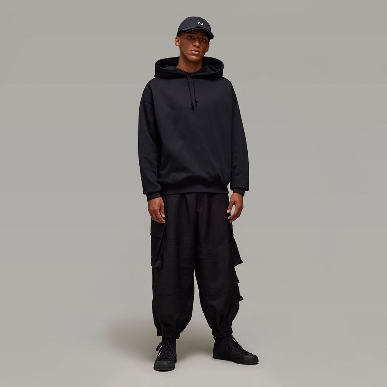 U GFX HOODIE / ユニセックス グラフィックス フーディー  (ブラック)
