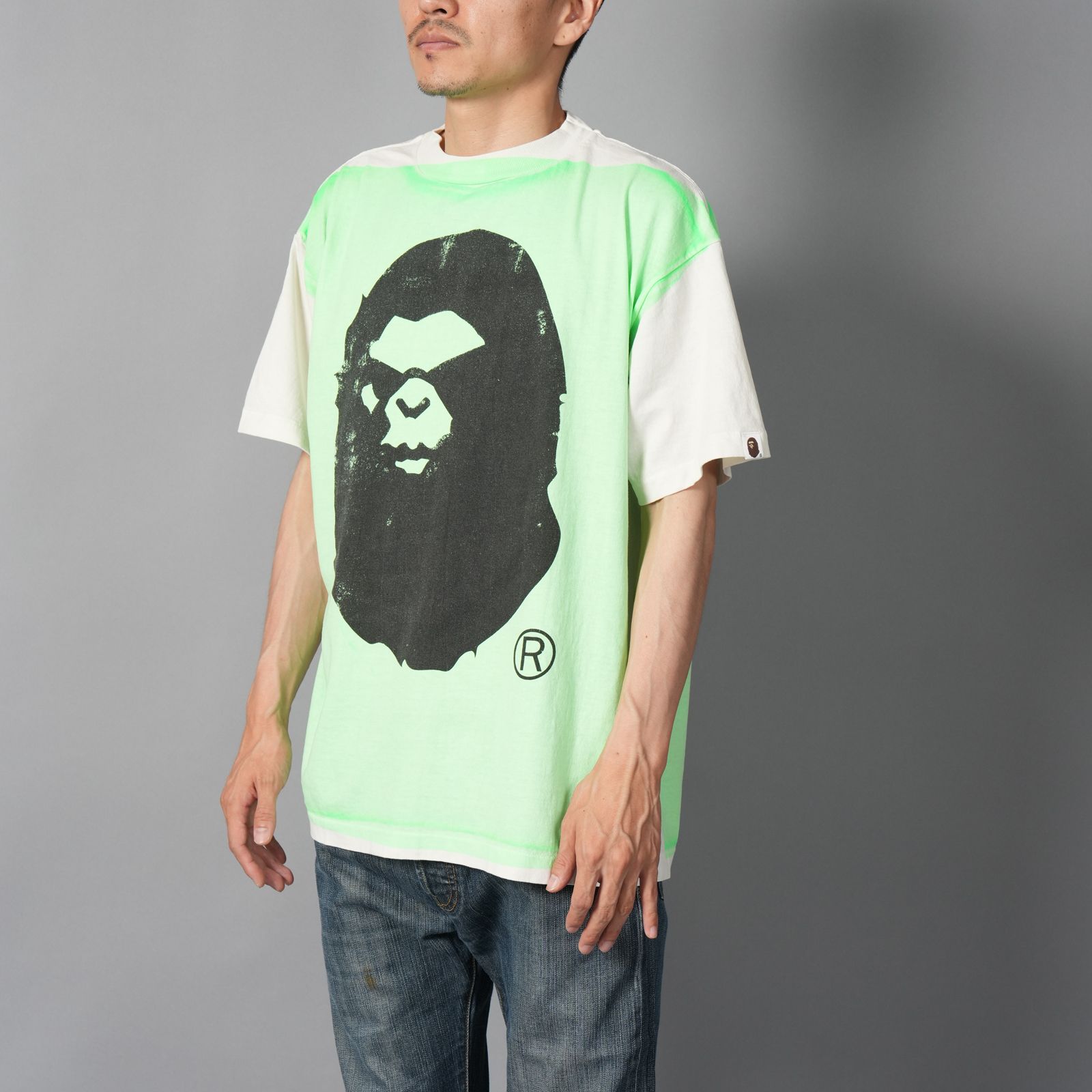 【残りわずか】【コラボ】SM-HR1-0000-C34 / BAPE_SS TEE / HANDPRINT / Tシャツ (ホワイト/グリーン)