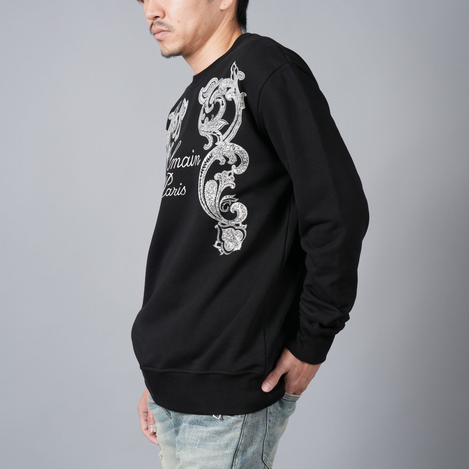 BALMAIN - 【ラスト1点】BALMAIN SIGNATURE PAISLEY PRINT SWEATSHT / バルマン シグニチャー  ペイズリー プリント スウェットシャツ (ブラック) | Confidence