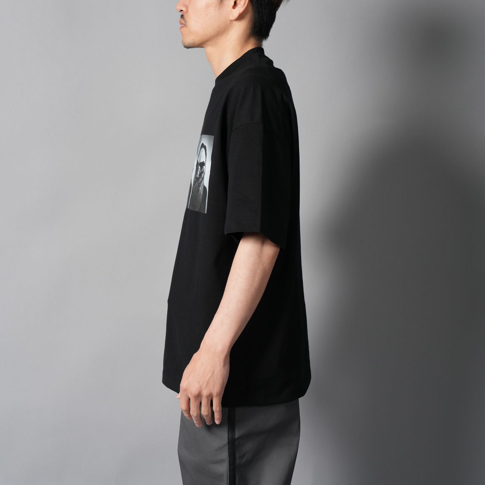 【YASUHIRO ISHIMOTO】T-SHIRT / Tシャツ(ブラック)