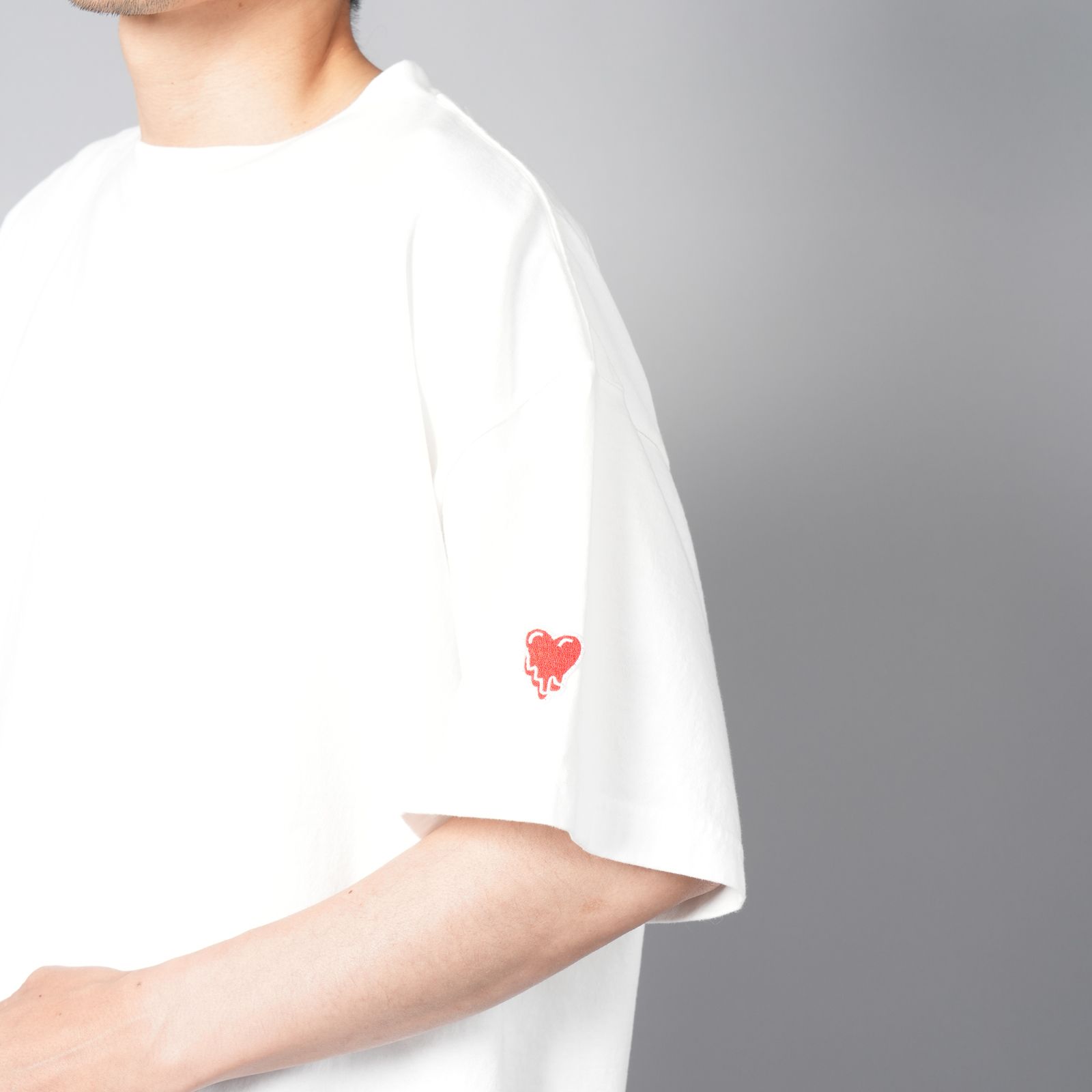 Emotionally Unavailable - RECORDS TEE / レコード Tシャツ