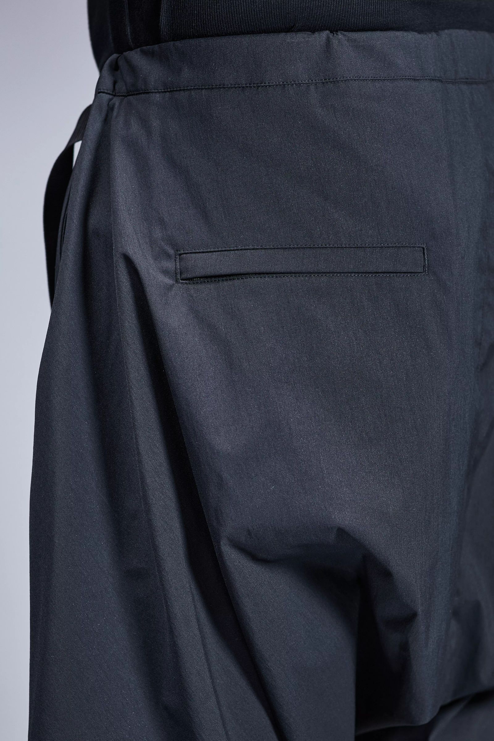 【ラスト1点】P30BL-E / Encapsulated Nylon Ultrawide Drawcord Trouser Gen. 1 / ナイロン ウルトラワイド ドローコード カーゴトラウザー [ウルトラワイドフィット](ブラック)