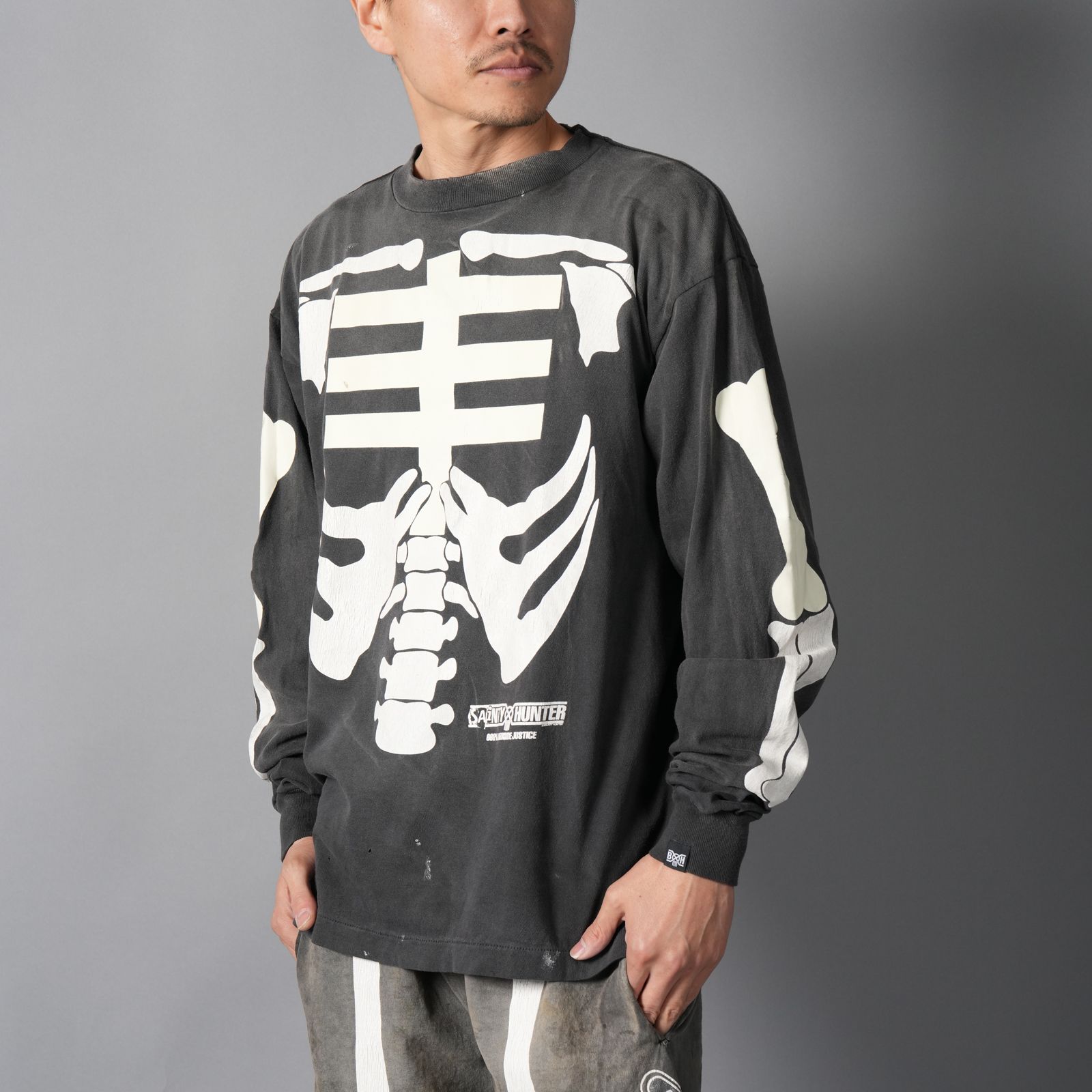 【残りわずか】【コラボ】SM-MK8-0000-C30 / BH_LS T-SHIRT / BONE / BLACK / ロンT・カットソー(ブラック)