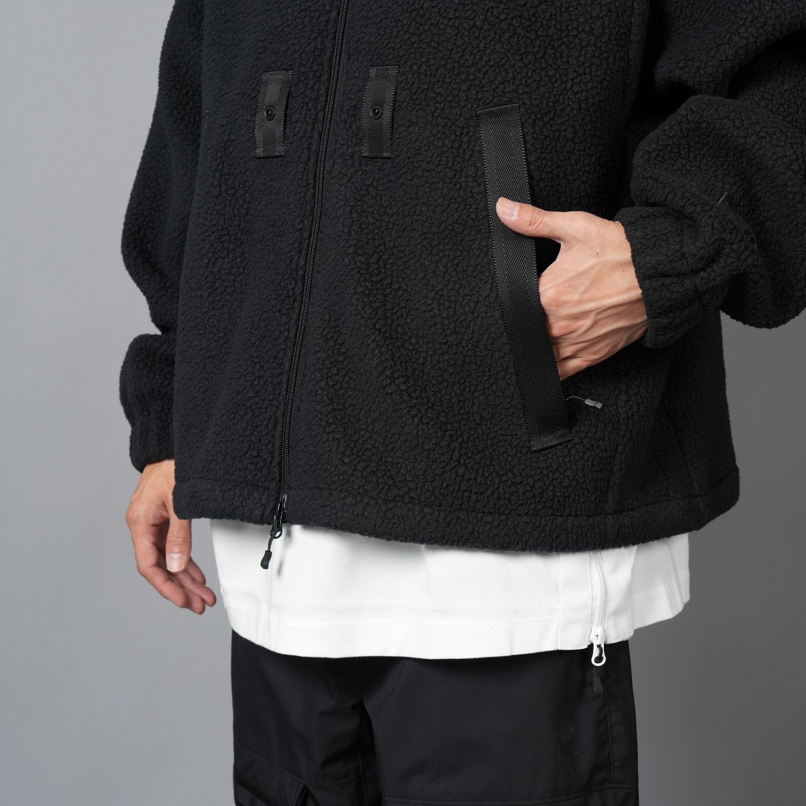 【限定】【D-VEC×ALMOSTBLACK】GORE-TEX 3L w/ POLARTEC DETACHABLE SHELL / マウンテンパーカ [防水・防風] (ブラック)