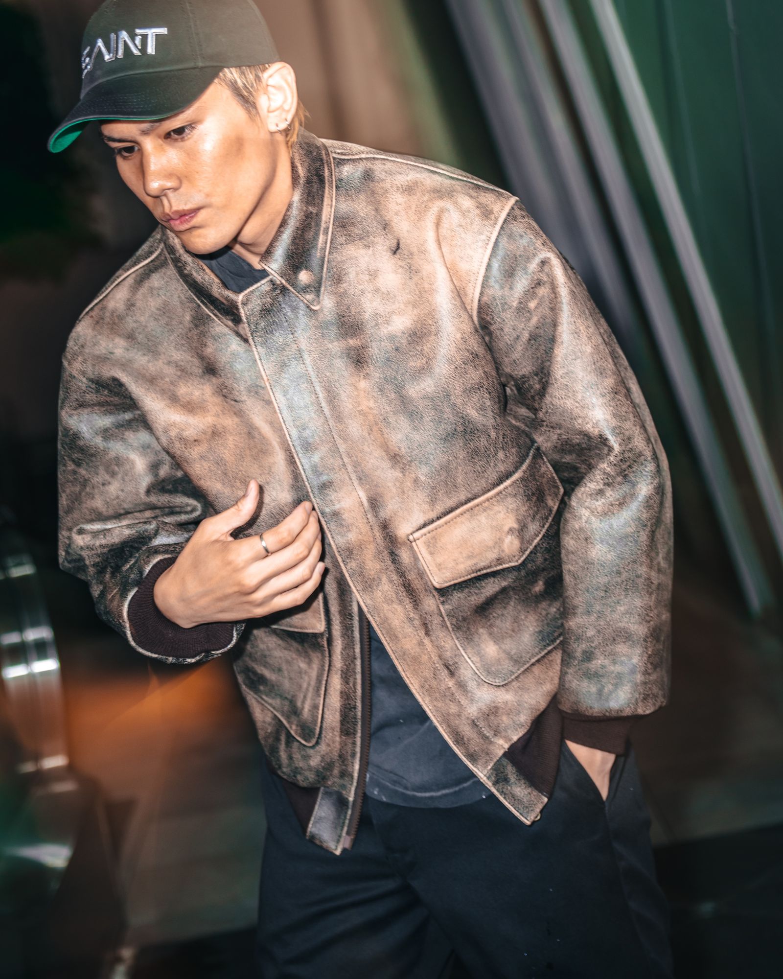 【コラボ】SM-HR1-0000-C80 / SRYM_LEATHER A2 JKT / BROWN / A2 / レザージャケット(ブラウン)