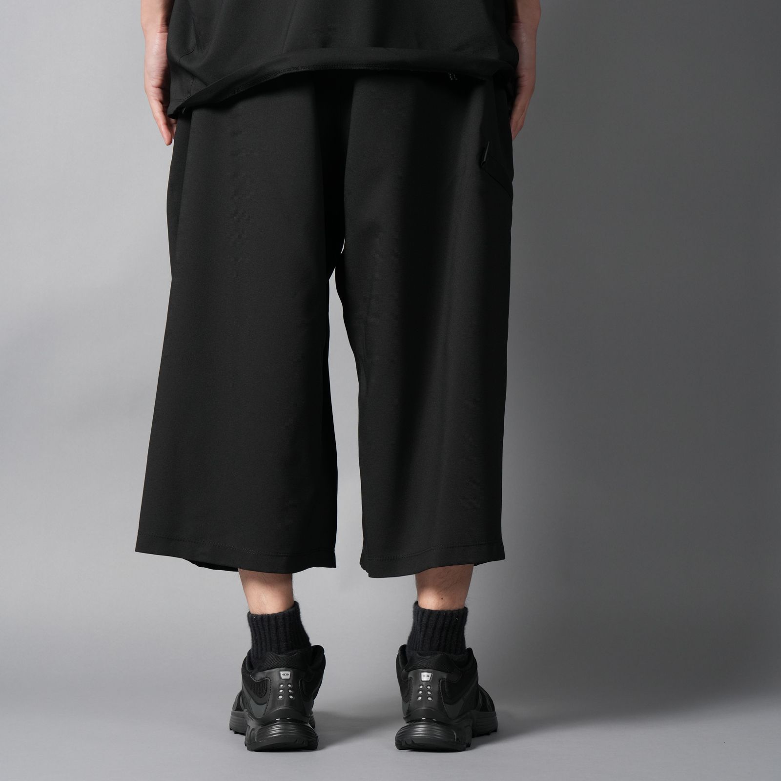 【GHOST】WOVEN WATER-REPELLENT TWO TUCK NINJA SHORTS / ニンジャショーツ(ブラック)