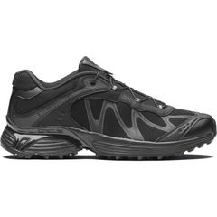 XT-WHISPER / BLACK / BLACK / ASPHALT / スニーカー (ブラック)