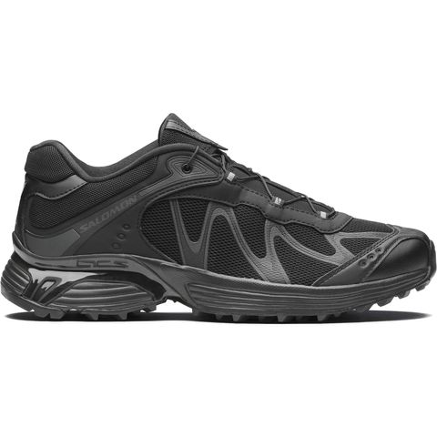 XT-WHISPER / BLACK / BLACK / ASPHALT / スニーカー (ブラック)