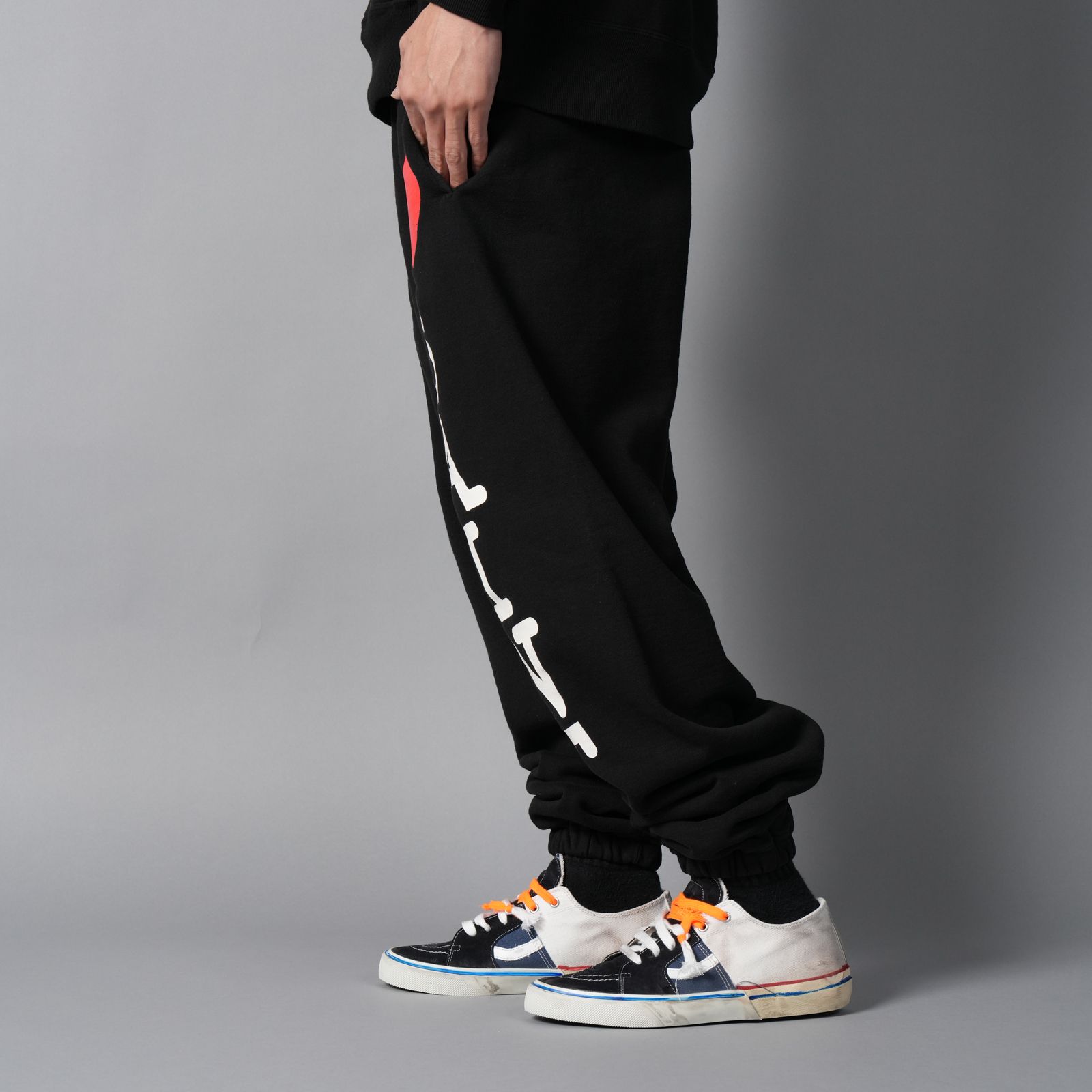 SM-MK8-0000-062 / SWEAT PANTS / I LOVE SAINT / BLACK / スウェットパンツ (ブラック)