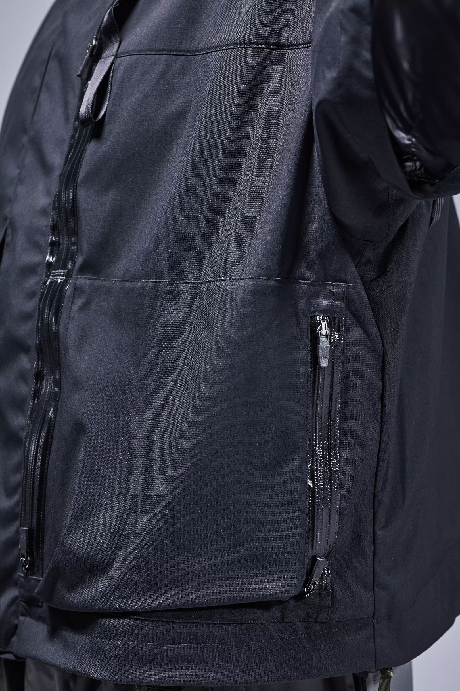 【ラスト1点】J115K-E / Encapsulated Nylon Interops Jacket Gen. 1 / エンキャプスレイテッド ナイロン インターロプス ジャケット  [ワイドフィット] (ブラック)