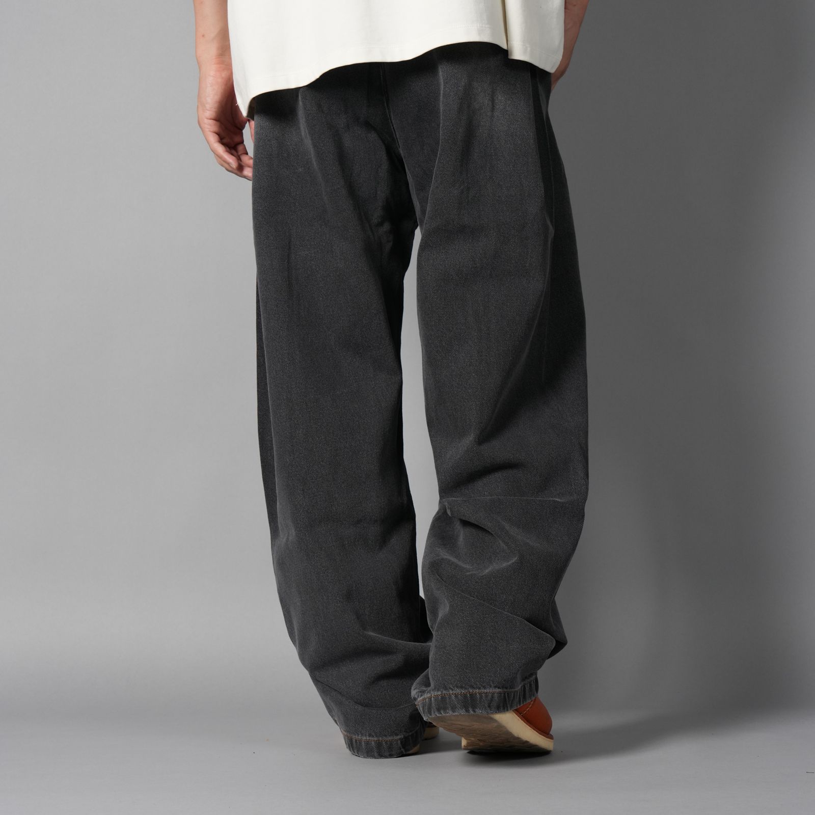 DENIM 440 BERMUDA JEANS / デニムパンツ (ストーン)