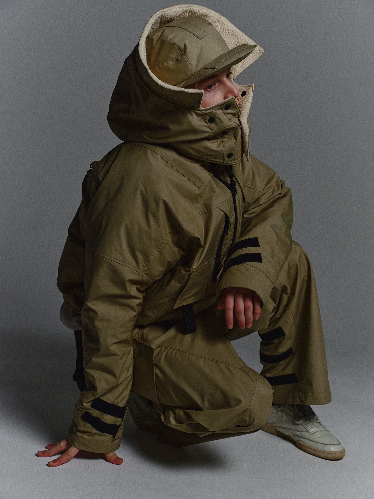 D-VEC x ALMOSTBLACK / 24aw | Confidence D-VEC x ALMOSTBLACK / 24aw | Confidence