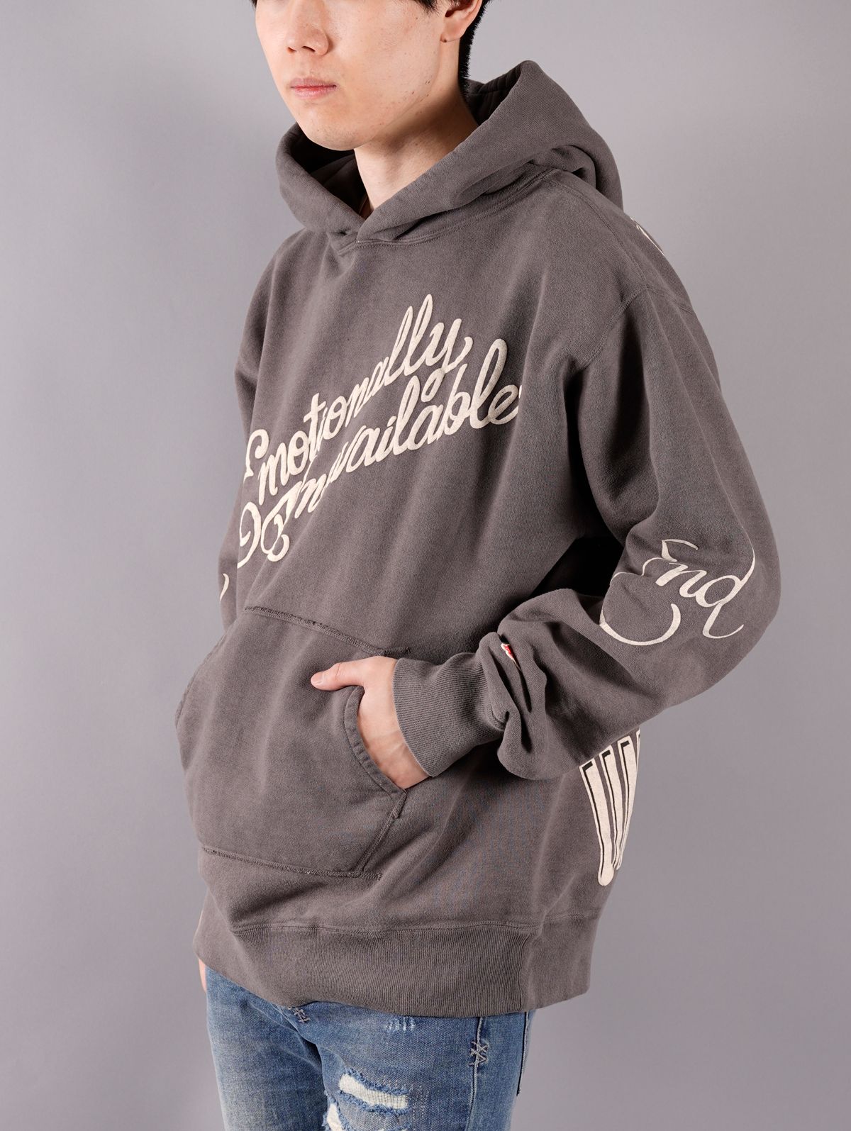 送料関税込み■EMOTIONALLY UNAVAILABLE■パーカー★完売前に！ emotionally unavailable バックハート パーカー Mの通販 by