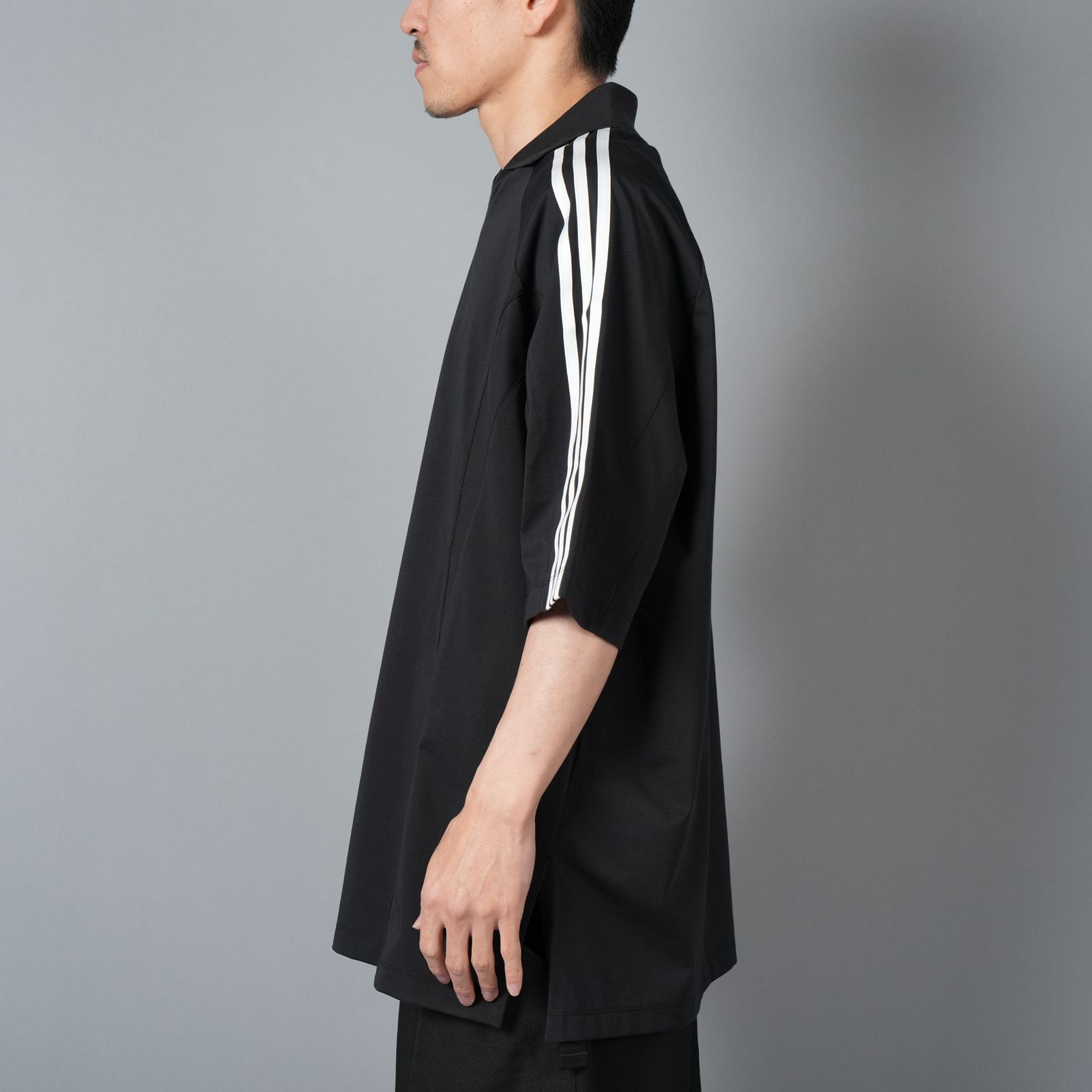 ★LUVISTRUE★CURVED L HOTFIX TEE(BLACK)★正規品/韓国直送料込 SWITCHING LS TEEスイッチング ロングスリーブ ティー［ユニ