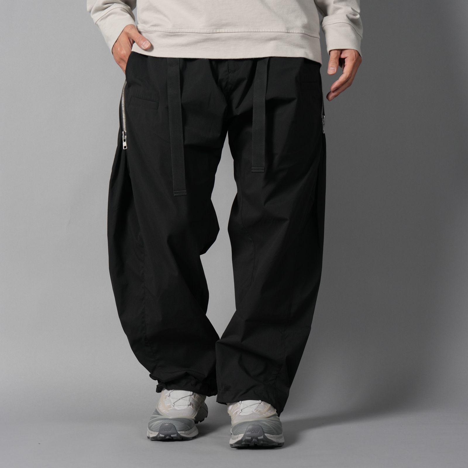 P63-E  / ENCAPSULATED NYLON DRAWCORD PANT [ストレートフィット](ブラック)