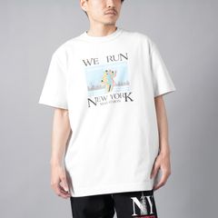 【残りわずか】 SHORT SLEEVE TEE WITH MARATHON GRAPHIC / Tシャツ 【ユニセックス】(ガンスモーク)