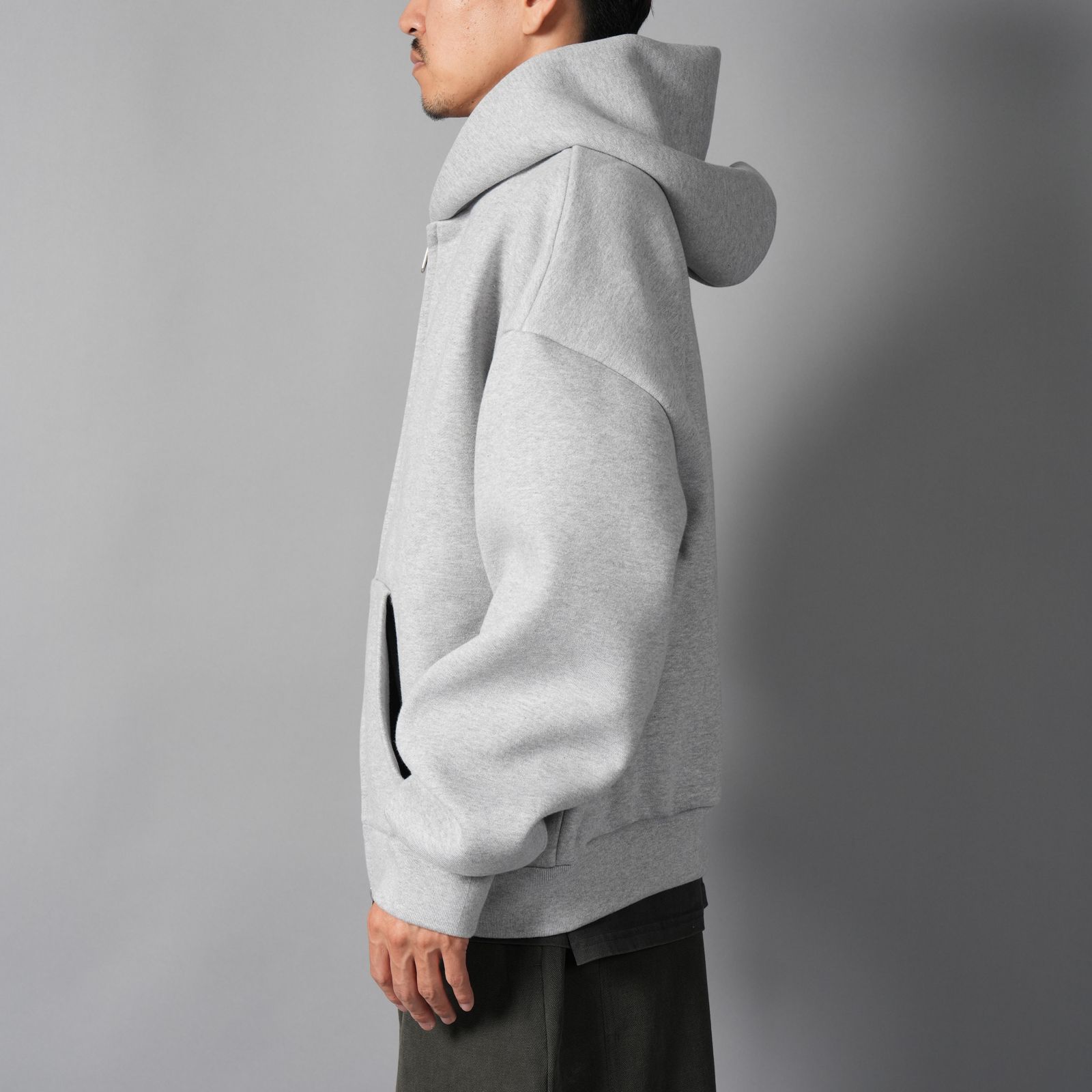 V2 ZIPPED HOODIE  / ジップフーディー (クラウド)