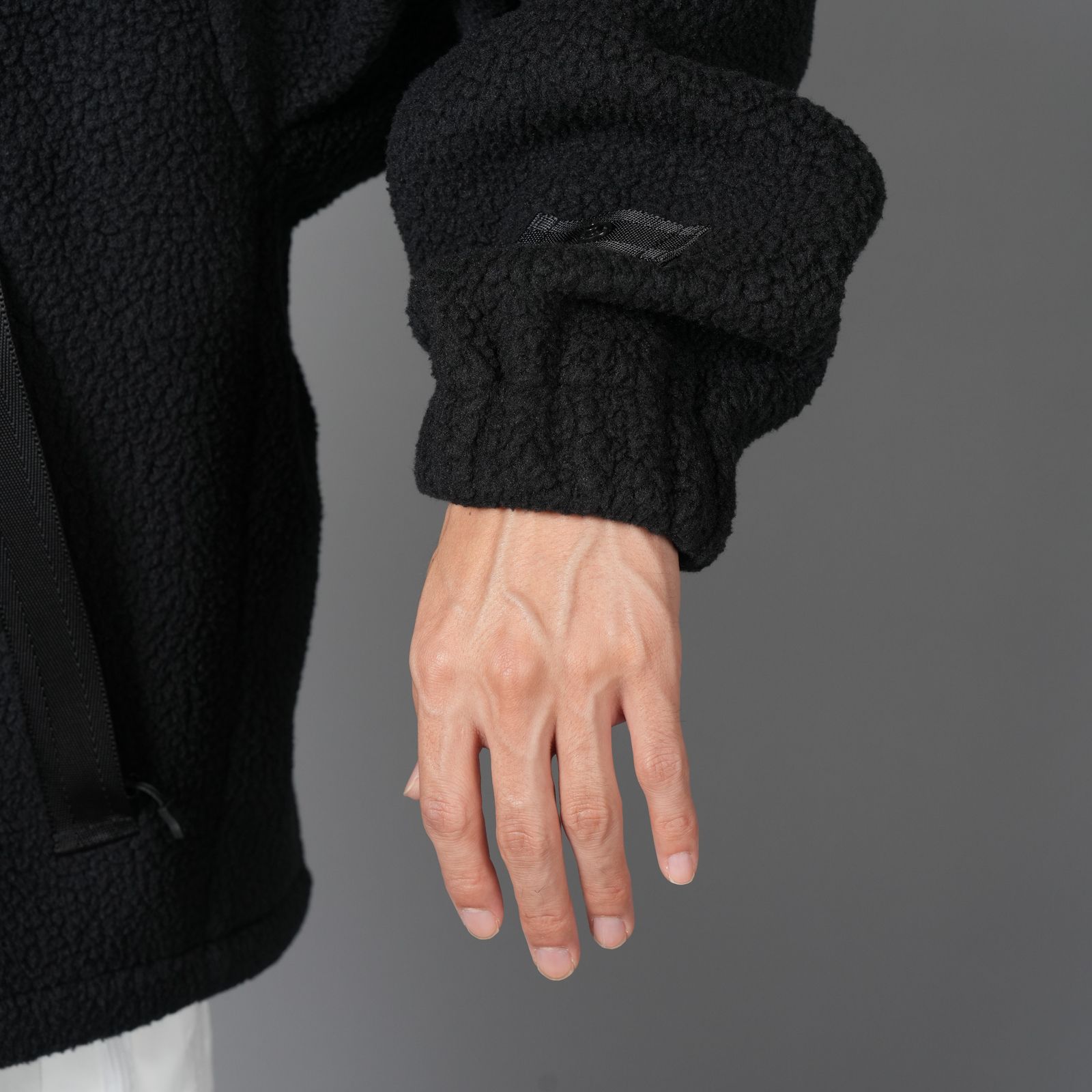 【限定】【D-VEC×ALMOSTBLACK】GORE-TEX 3L w/ POLARTEC DETACHABLE SHELL / マウンテンパーカ [防水・防風] (ブラック)