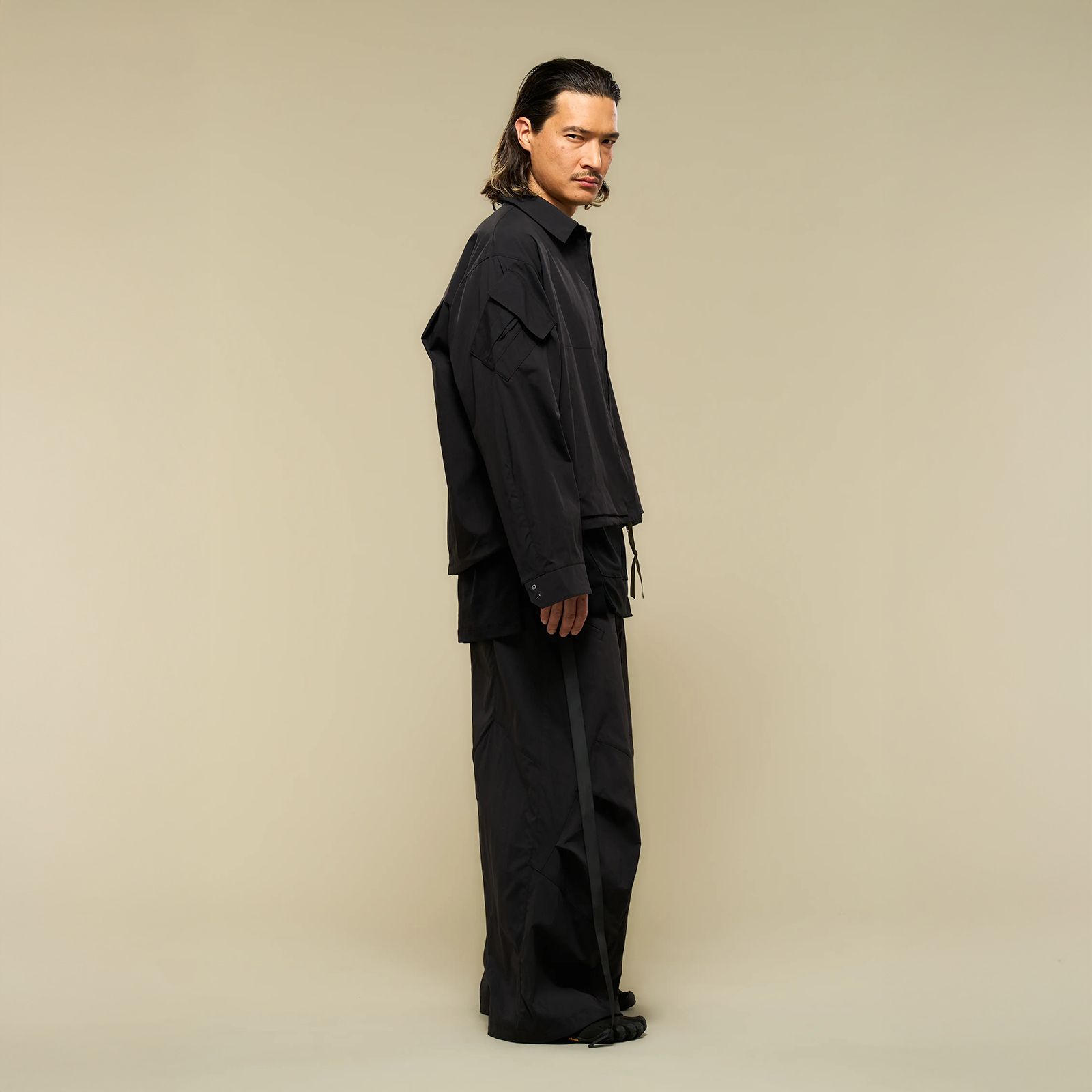 LA12-M / NYLON STRETCH SHIRT JACKET / ナイロンストレッチシャツジャケット [ストレートフィット] (ブラック)