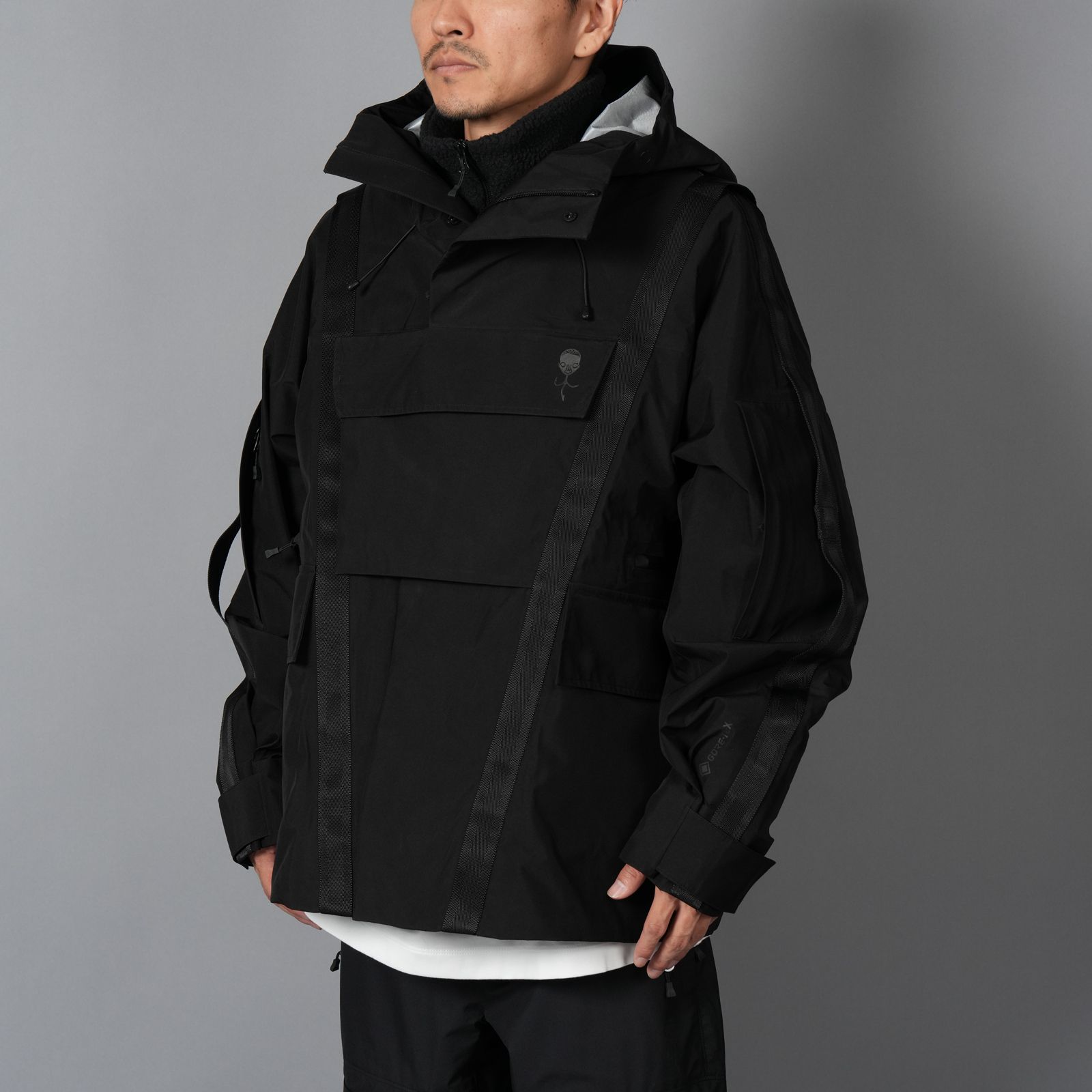 【限定】【D-VEC×ALMOSTBLACK】GORE-TEX 3L w/ POLARTEC DETACHABLE SHELL / マウンテンパーカ [防水・防風] (ブラック)