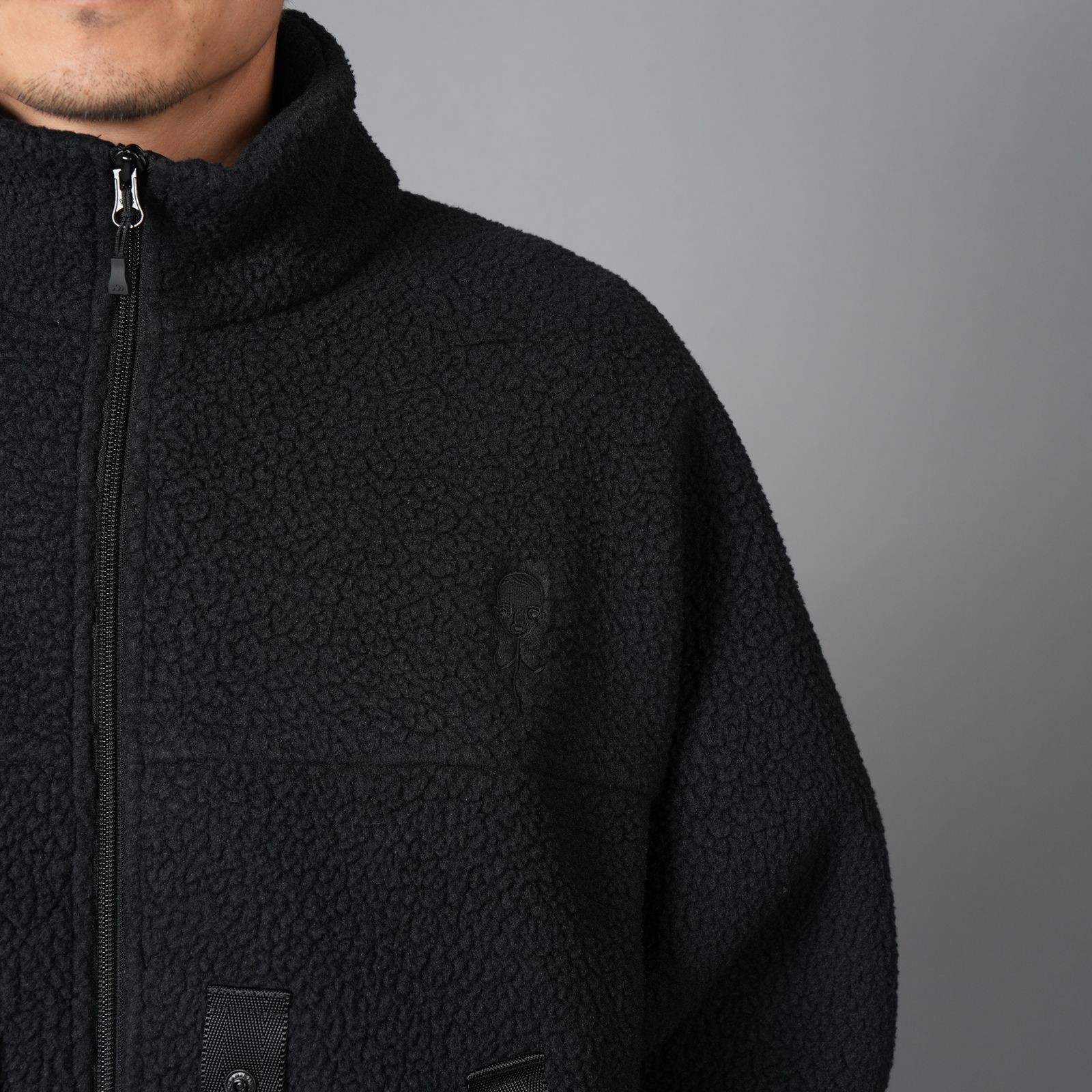【限定】【D-VEC×ALMOSTBLACK】GORE-TEX 3L w/ POLARTEC DETACHABLE SHELL / マウンテンパーカ [防水・防風] (ブラック)
