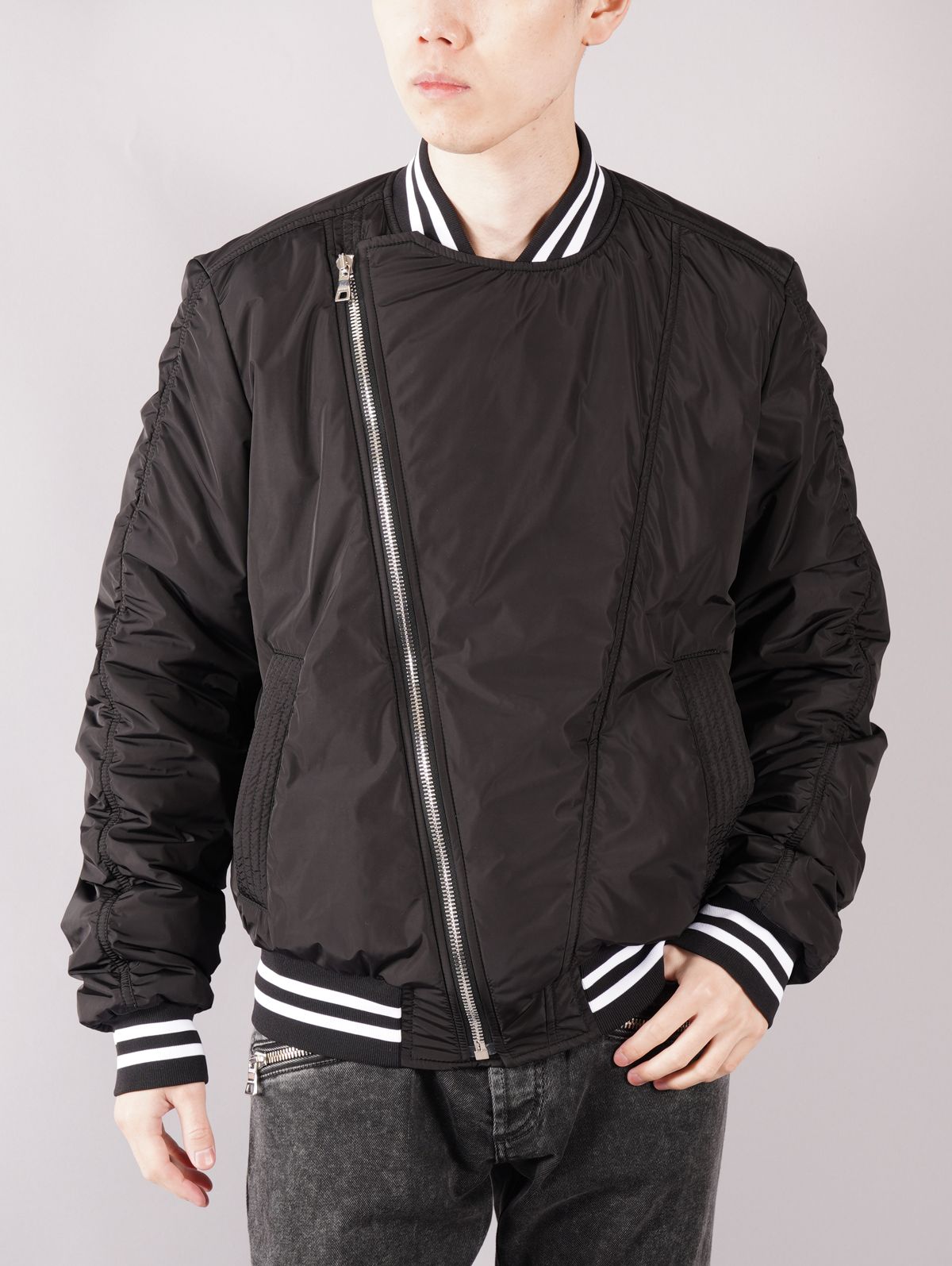 BALMAIN - 【ラスト1点】 BH1 BLOUSON NYLON BALMAIN / ナイロンブルゾン / ブラック / シルバージップ /  定番商品 / メンズ | Confidence