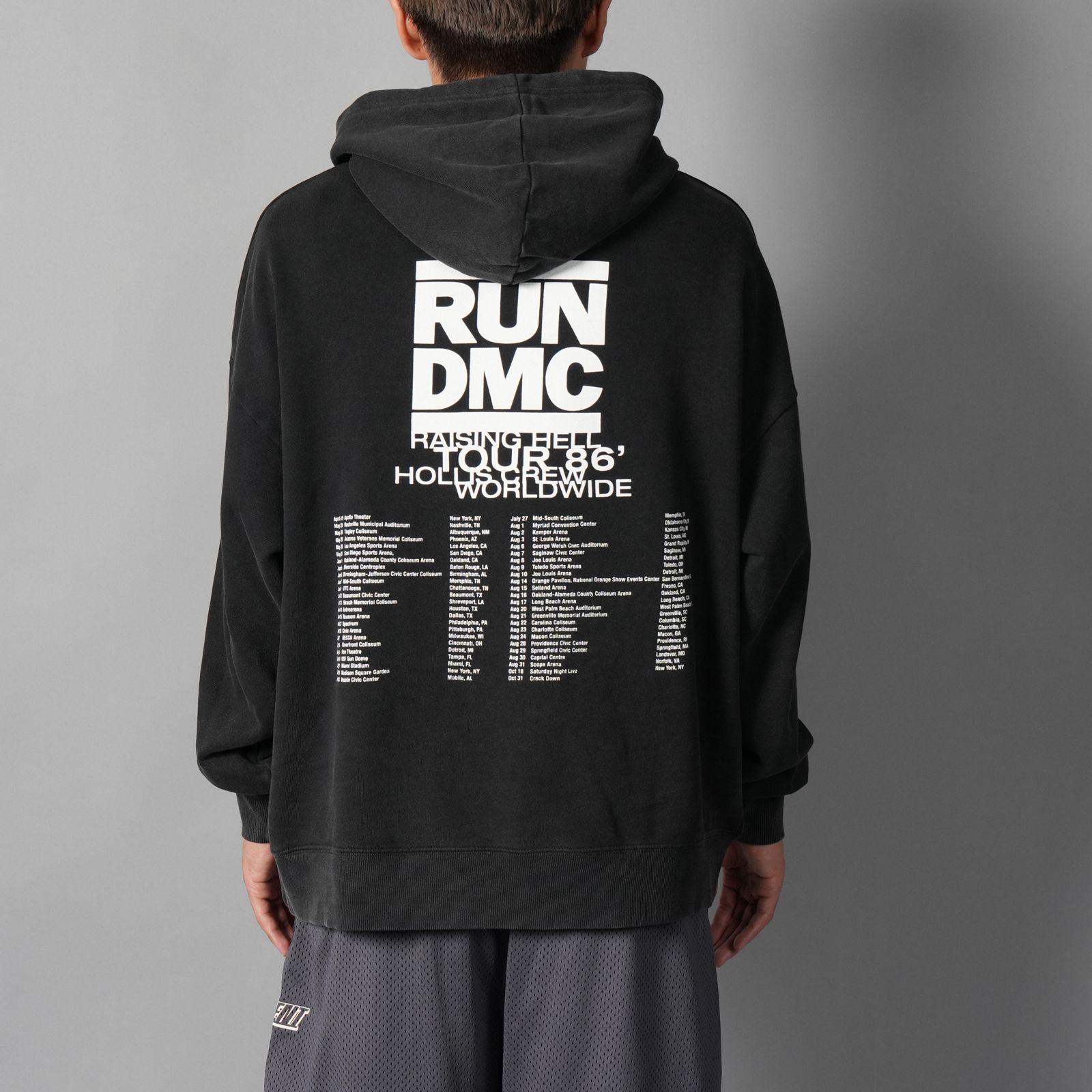 UIZZ-23972 / RUN DMC / Tour86 Hoodie / パーカー (ブラック)