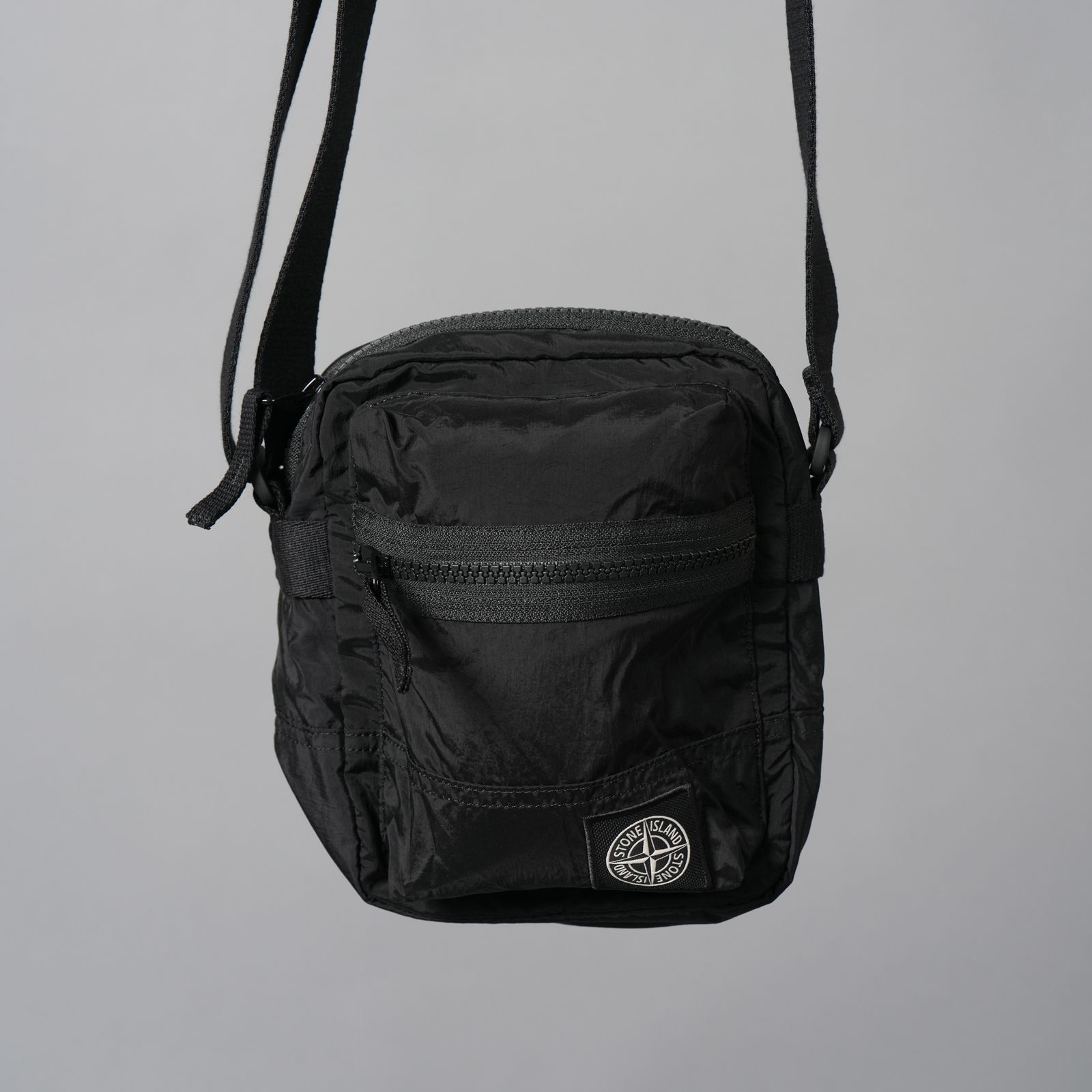 【再入荷】9200015 / COATED NYLON METAL IN ECONYL® / ポーチバッグ [ナイロンメタル](ブラック)