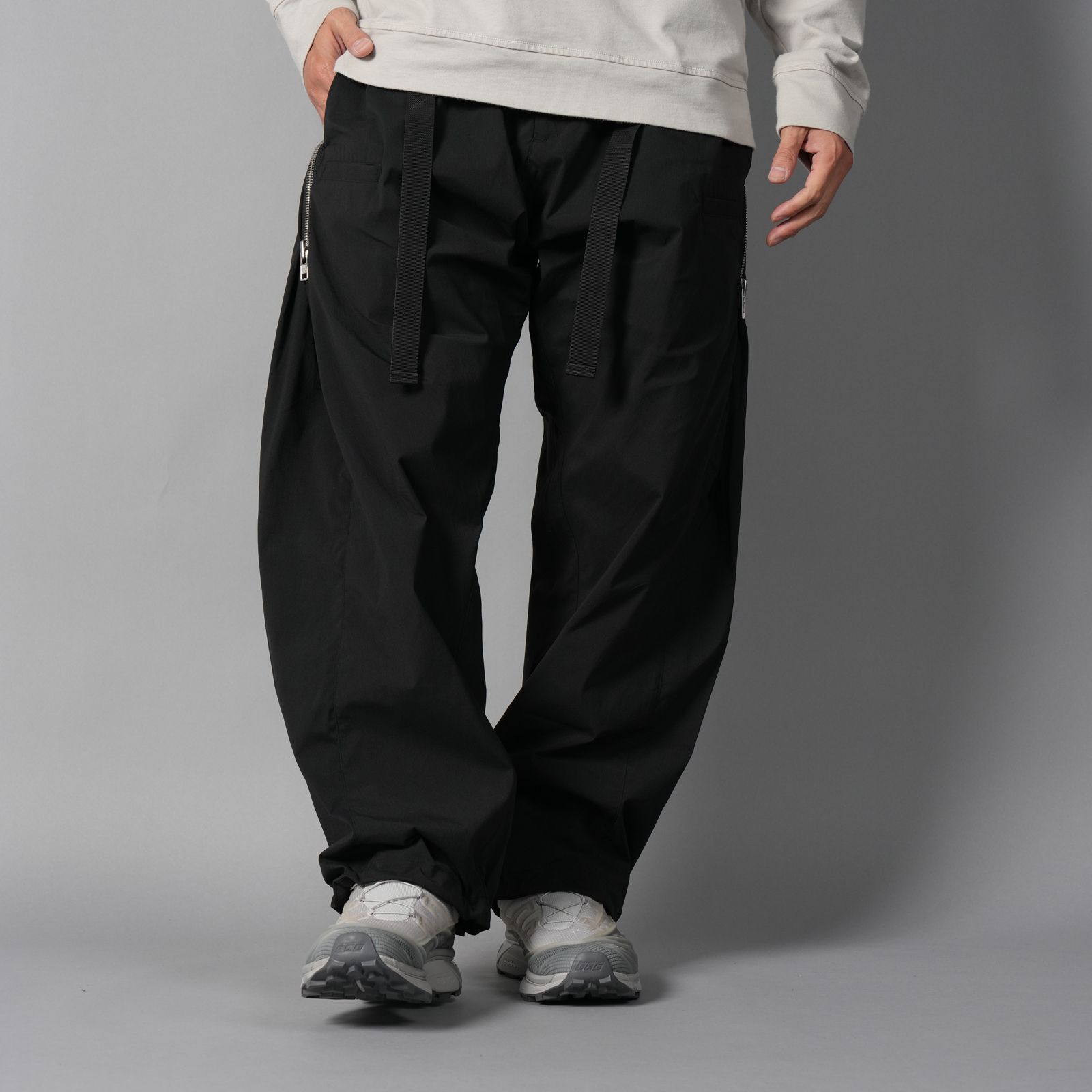 P63-E  / ENCAPSULATED NYLON DRAWCORD PANT [ストレートフィット](ブラック)