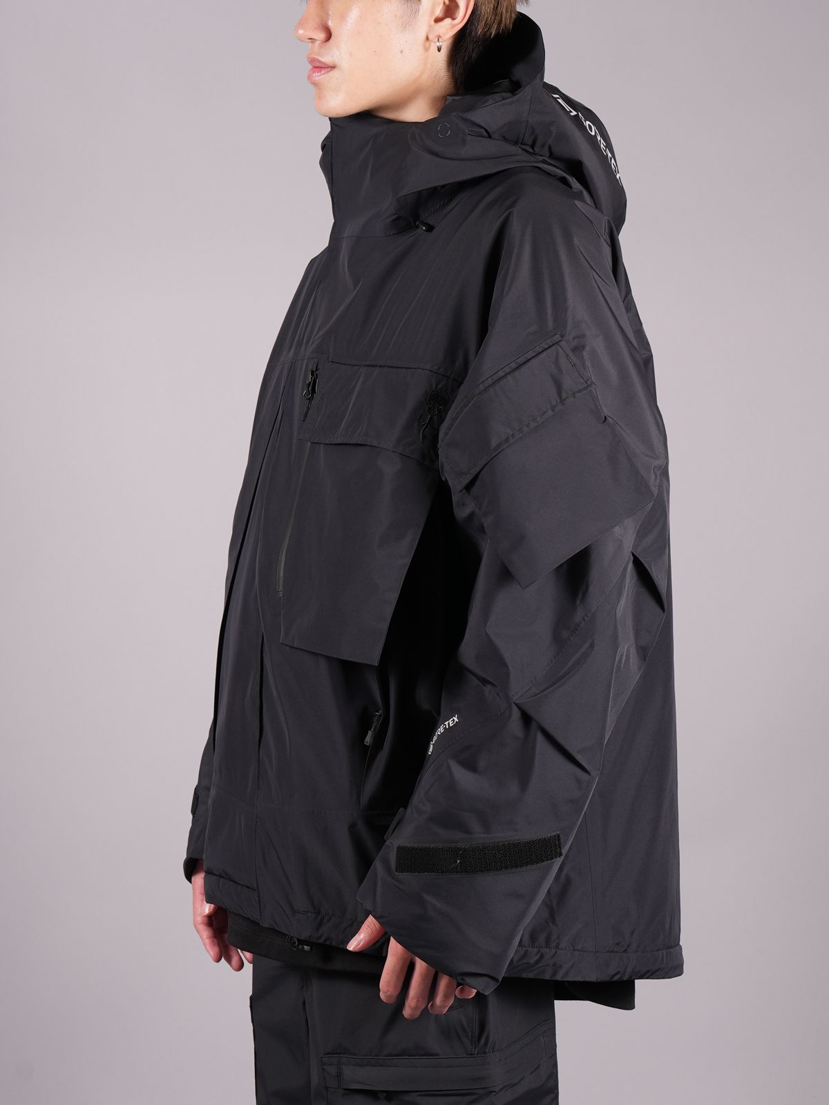 D-VEC - GORE-TEX PRODOUCT 2L PRIMALOFT SHELL / ゴアテックス プロダクト ツーレイヤー プリマロフトシェル  (ブラック) | Confidence