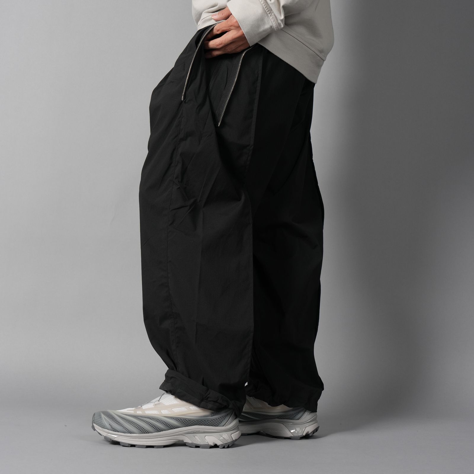 P63-E  / ENCAPSULATED NYLON DRAWCORD PANT [ストレートフィット](ブラック)
