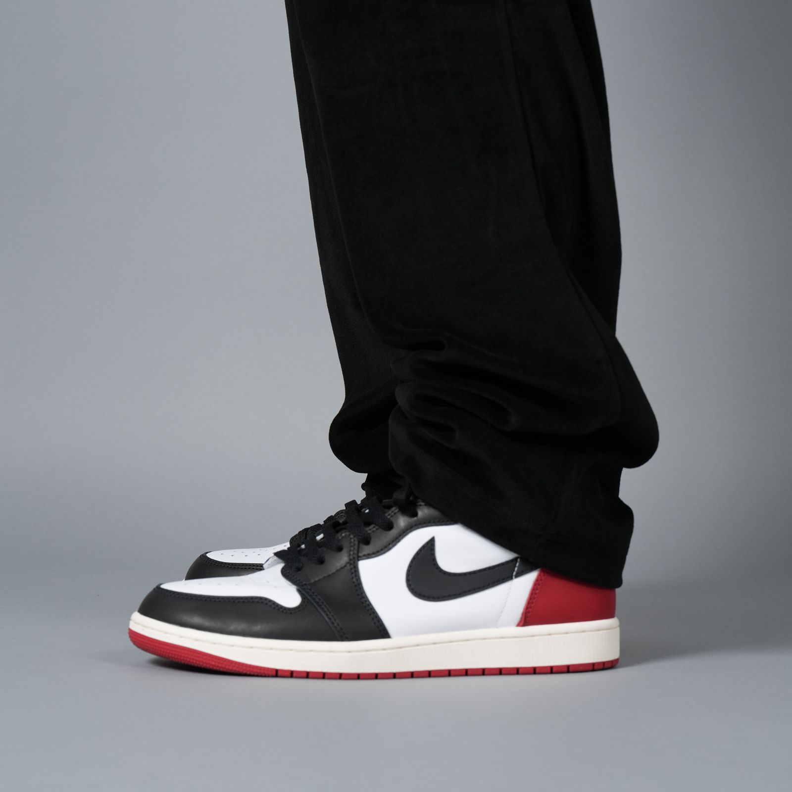 【ラスト1点】VELOUR TRACK PANTS / ベロア トラックパンツ (ブラック)