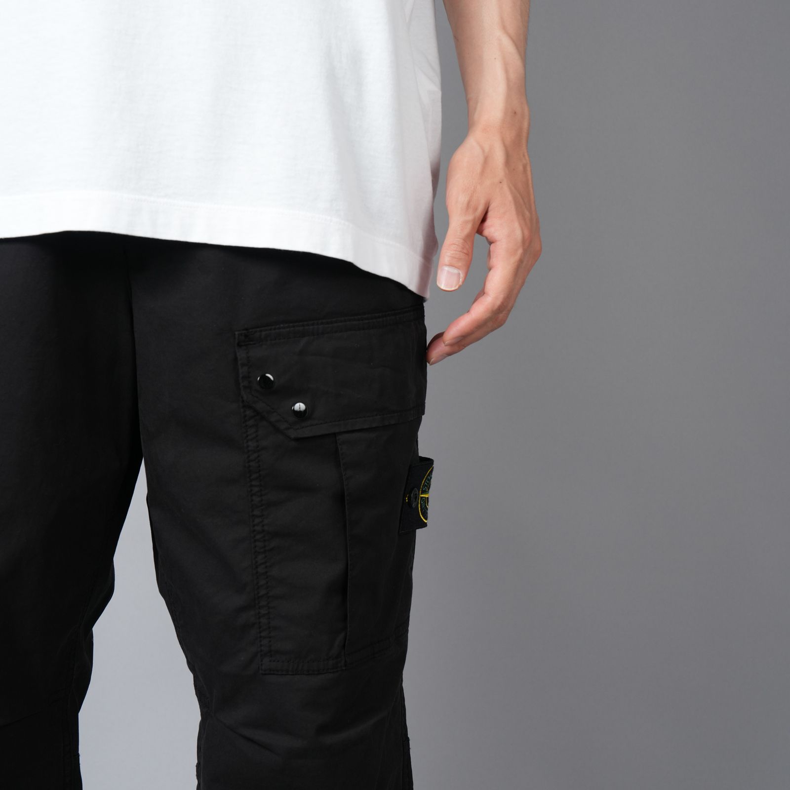 STONE ISLAND - 【ラスト1点】32910 / SUPIMA® COTTON TWILL STRETCH-TC / スーピマコットン  ツイールストレッチ カーゴパンツ (ブラック) | Confidence