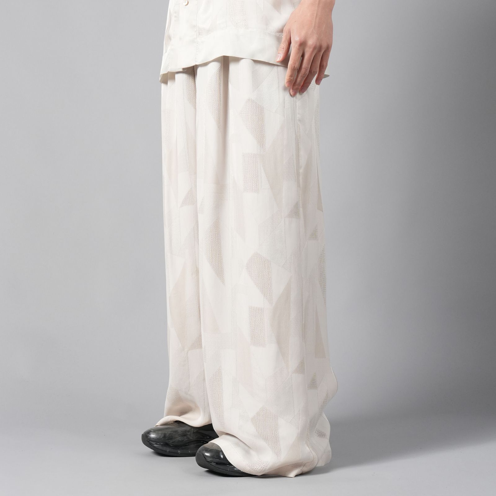 【ラスト1点】RAYON CUPRA TROUSERS / レーヨン キュプラ トラウザーズ (ベージュ)