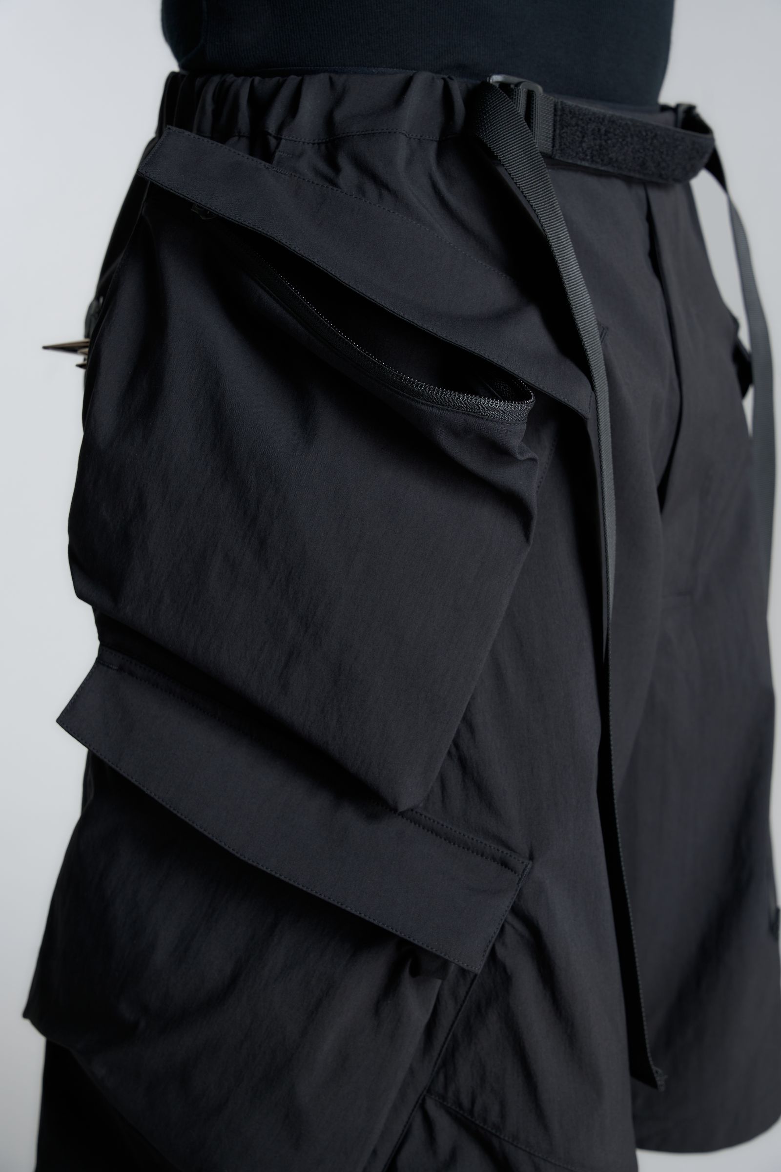 【ラスト1点】SP56A-M / NYLON STRETCH DOUBLE CARGO SHORT PANT / ショートパンツ [ウルトラワイドフィット][ストレッチ入り] (ブラック)