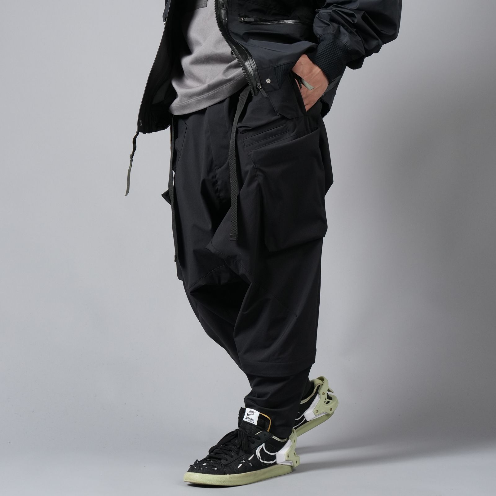 【ラスト1点】P30A-E / Encapsulated Nylon Articulated Cargo Pant / ナイロン カーゴパンツ / パンツ  [ウルトラワイドフィット](ブラック)