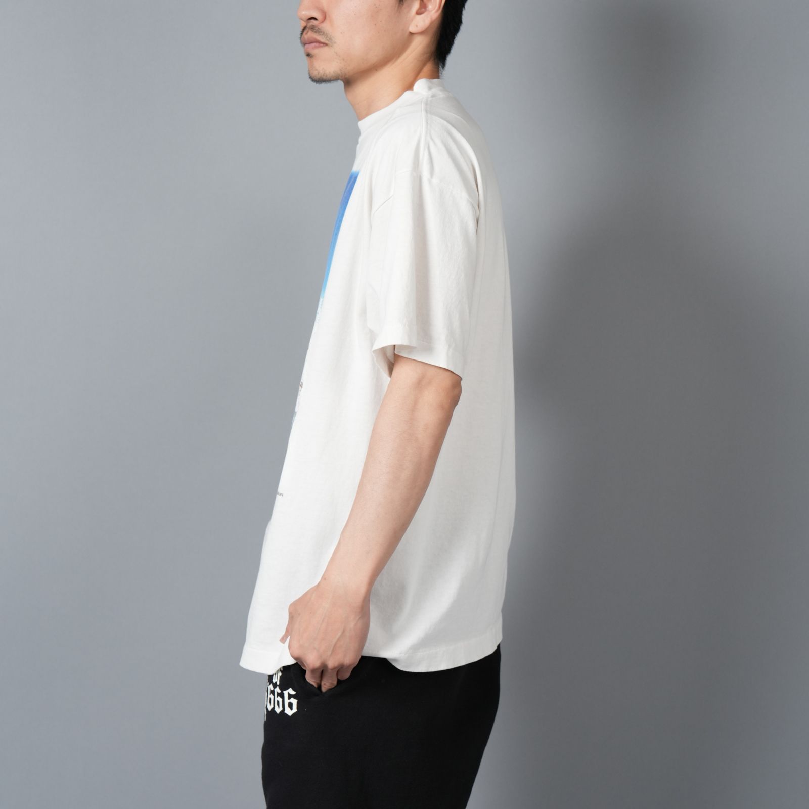 【ラスト1点】【コラボ】SM-HR8-0000-C12 / EV_SS TEE / BLUE / WHITE / ロンT・カットソー (ホワイト/ブルー)