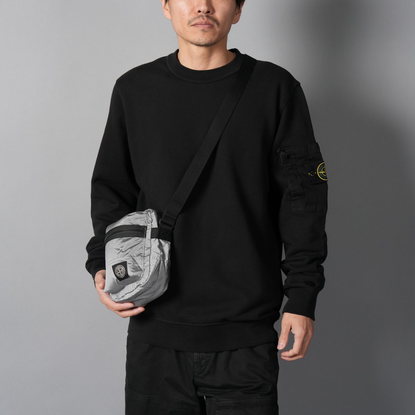 【再入荷】9200015 / COATED NYLON METAL IN ECONYL® / ポーチバッグ [ナイロンメタル](パールグレー)