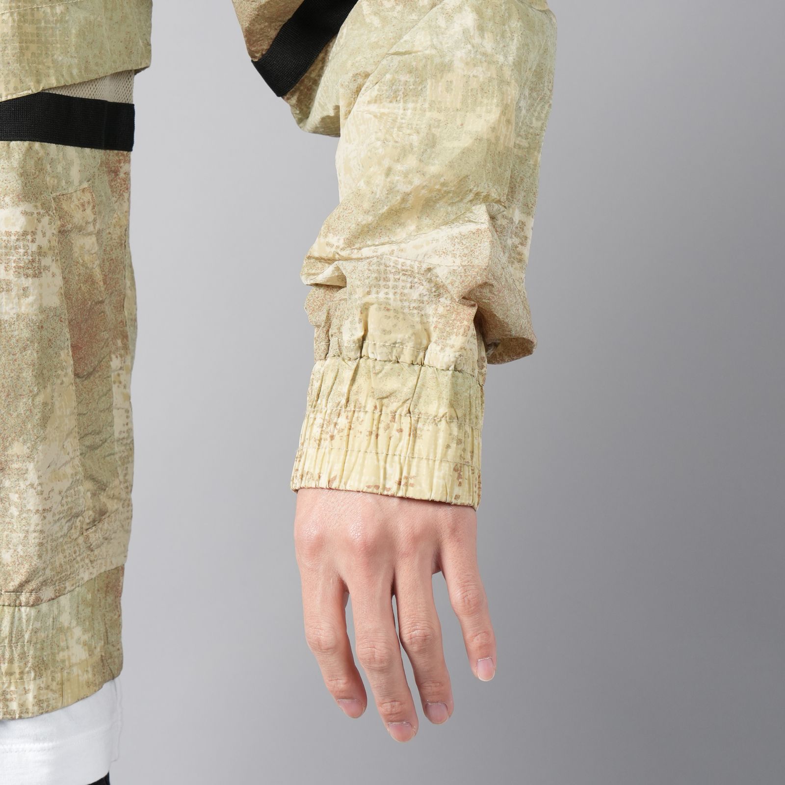 【ラスト1点】661E1 / DISSOLVING GRID CAMO ON ECONYL REGENERATED NYLON /BLOUSON / ブルゾン / ナイロンジャケット (ベージュ)