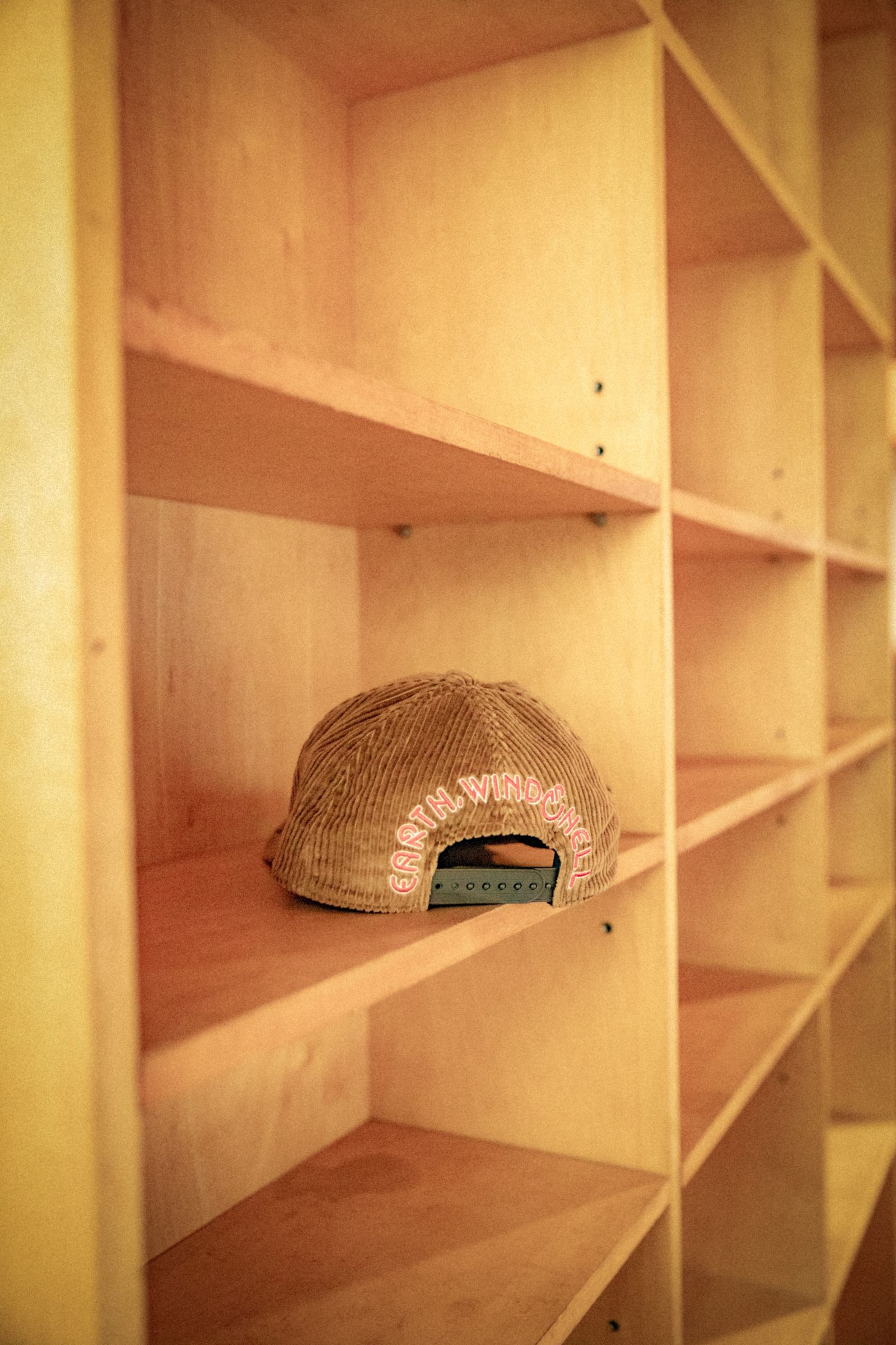 【コラボ】SM-MK8-0000-C13 / SW_CORDUROY CAP / SAINT SW / CAP / キャップ (ブラウン)