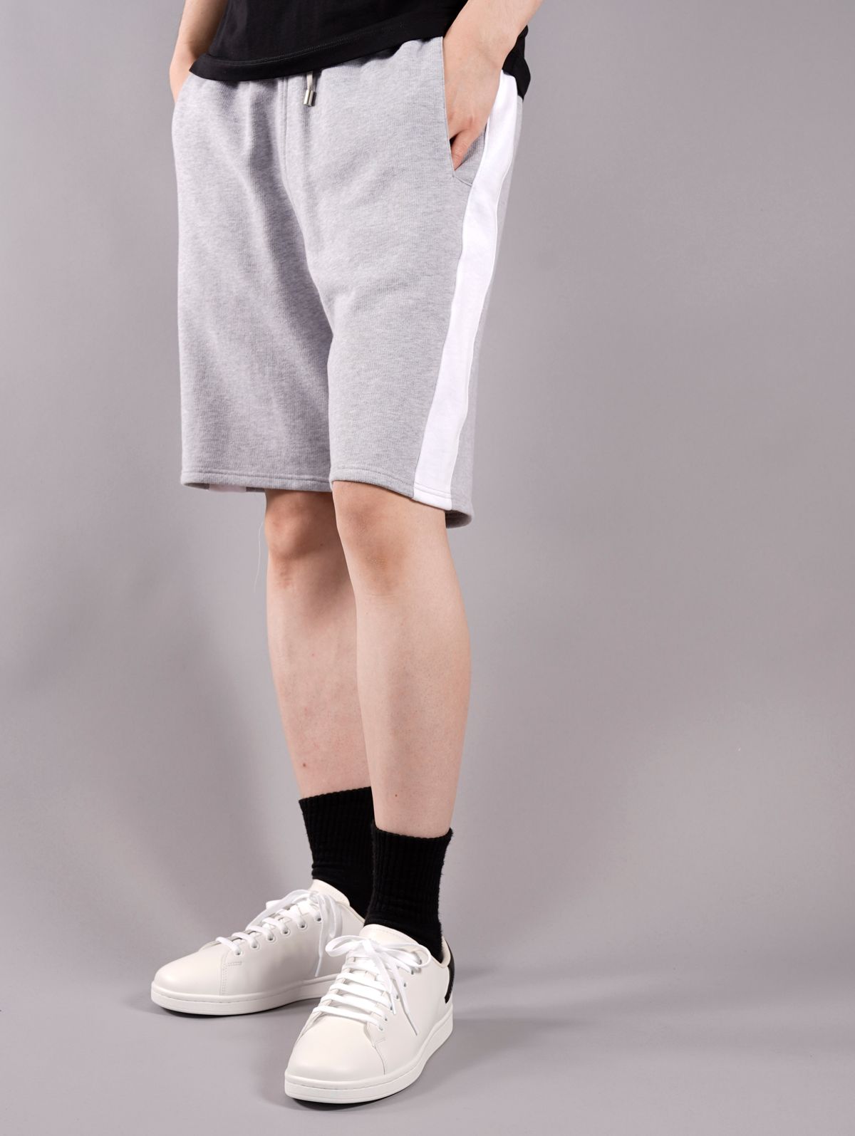 【ラスト1点】BERMUDA SHORTS - BALMAIN RIBBED / バミューダ ショーツ (スウェット ショートパンツ) / グレー / コットン / メンズ