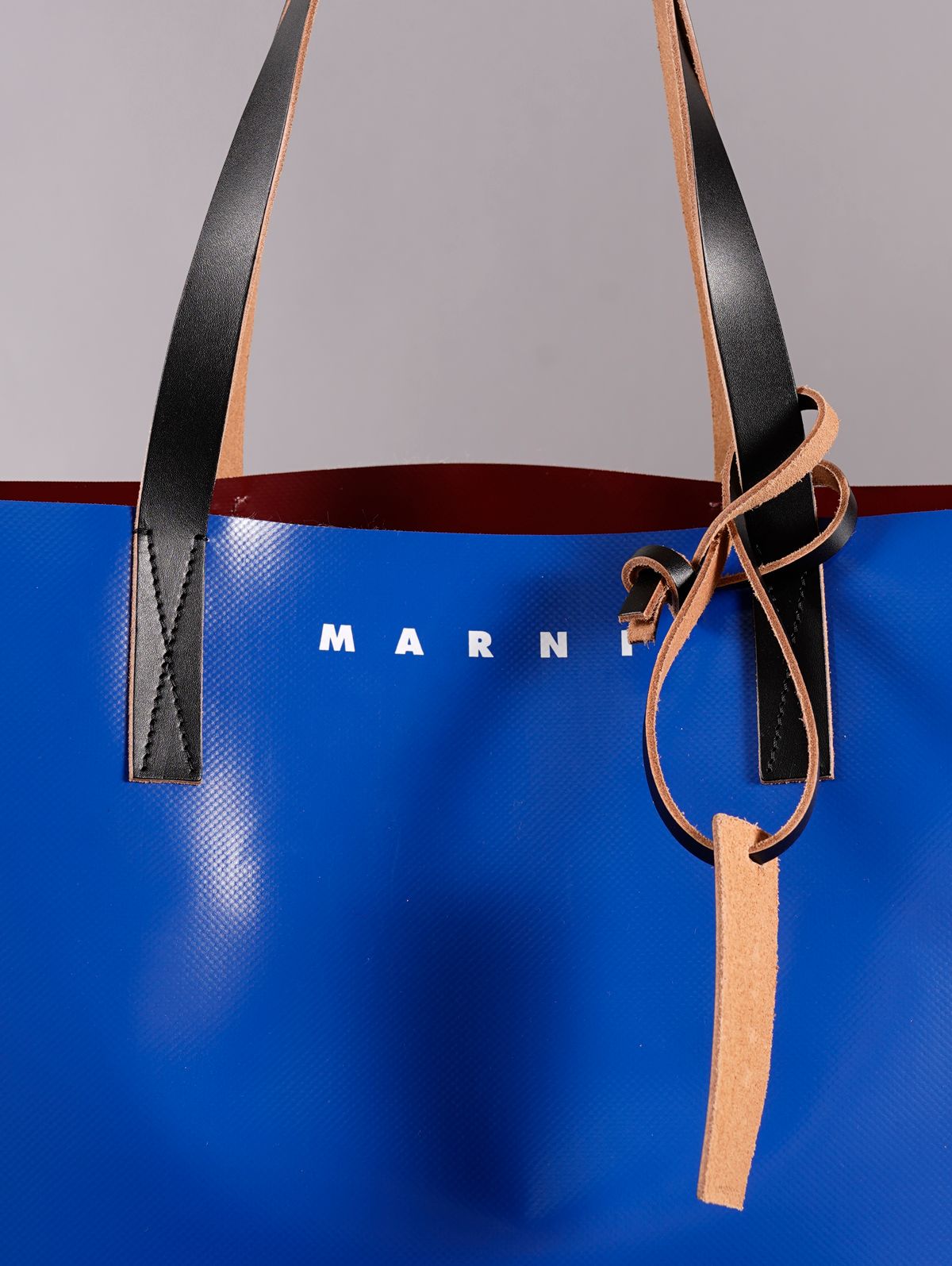 マルニ MARNI フォンケース PVC ネックポーチ　ブルー　ブラウン