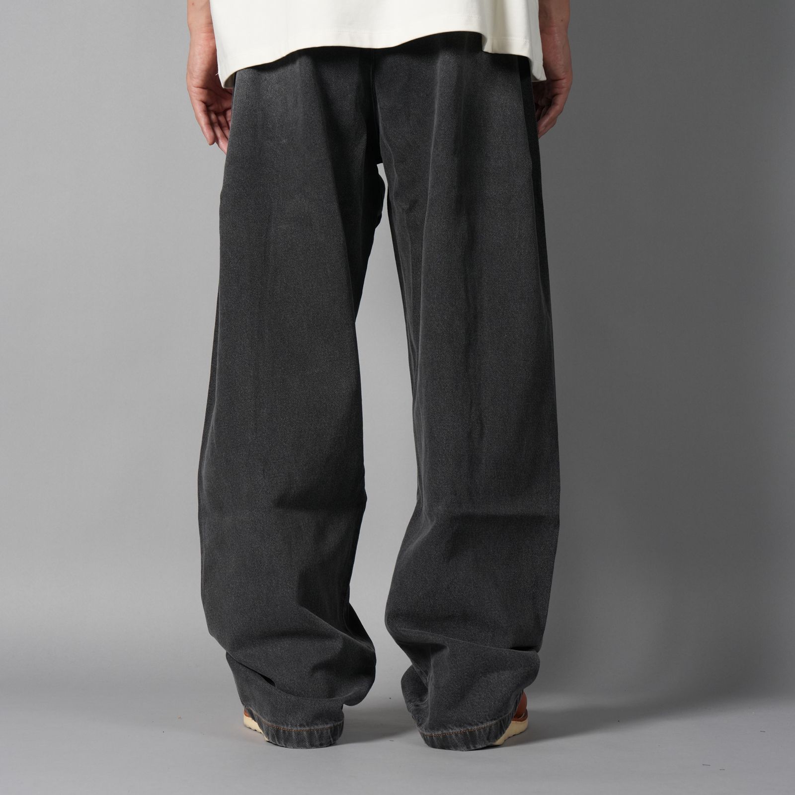 DENIM 440 BERMUDA JEANS / デニムパンツ (ストーン)