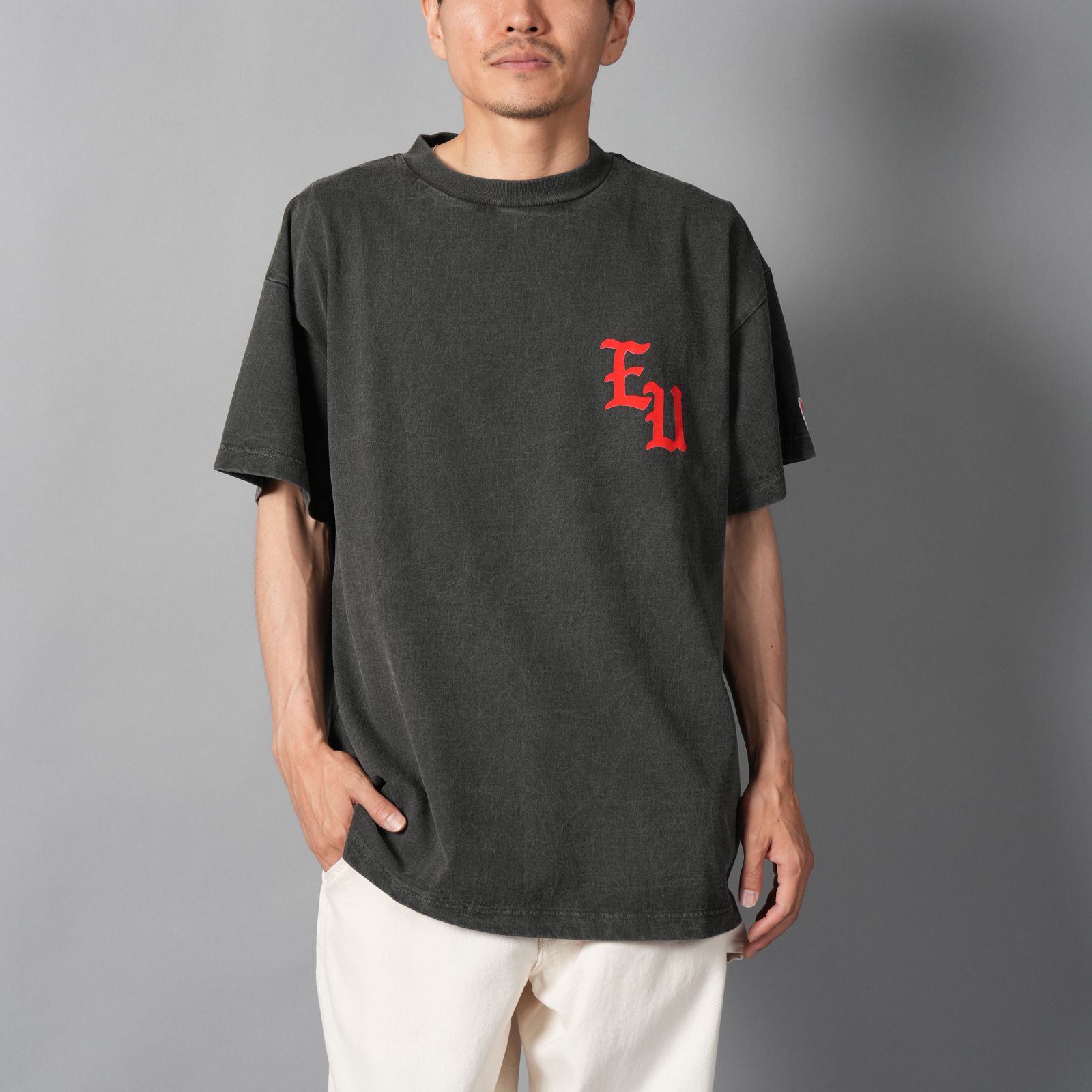 【コラボ】EU-HR1-0000-C04 / EU LOGO CL SS TEE / Tシャツ(ブラック)