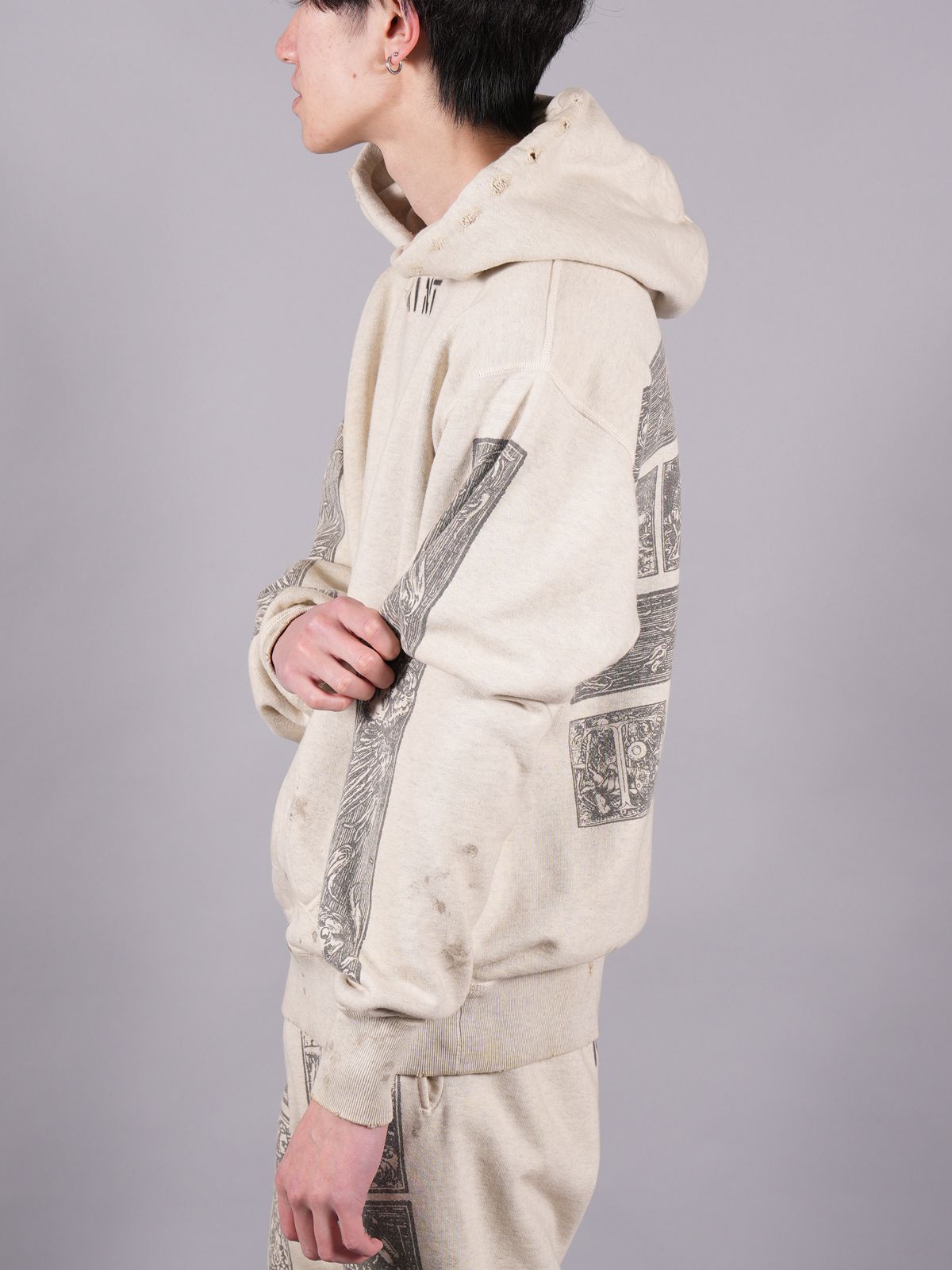 ©SAINT M×××××× - 【ラスト1点】 SM-S23-0000-093 / DT_HOODIE / MURAL / GRAY / フーディー  (グレー) | Confidence