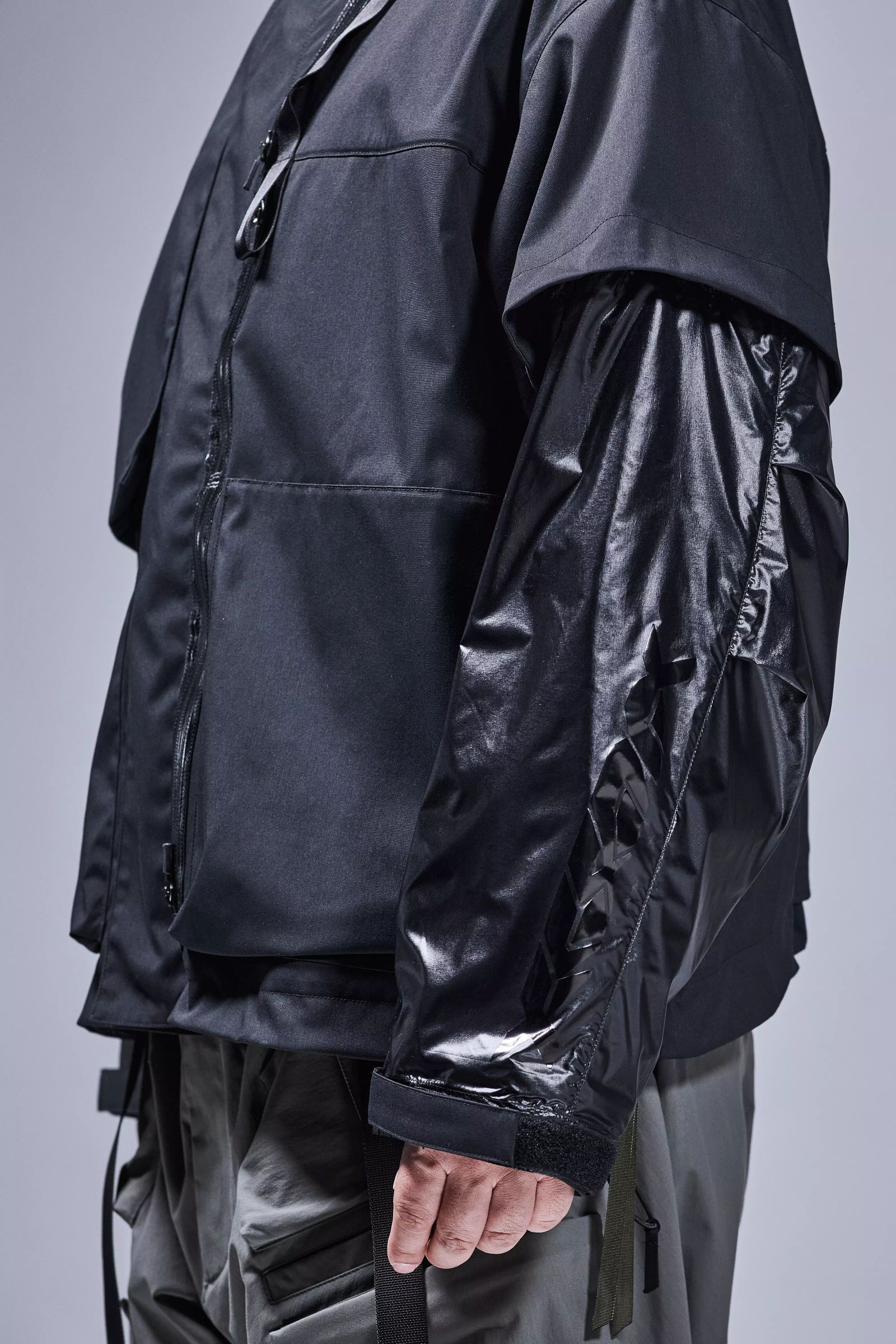 【ラスト1点】J115K-E / Encapsulated Nylon Interops Jacket Gen. 1 / エンキャプスレイテッド ナイロン インターロプス ジャケット  [ワイドフィット] (ブラック)