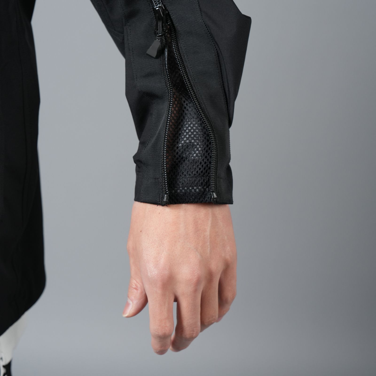 【限定】WINDSTOPPER BY GORE-TEX LABS 30DY/TR2 3L SHIRT BLOUSON / ゴアテックス ラボ スリーレイヤー / シャツ ブルゾン [防水・防風] (ブラック)