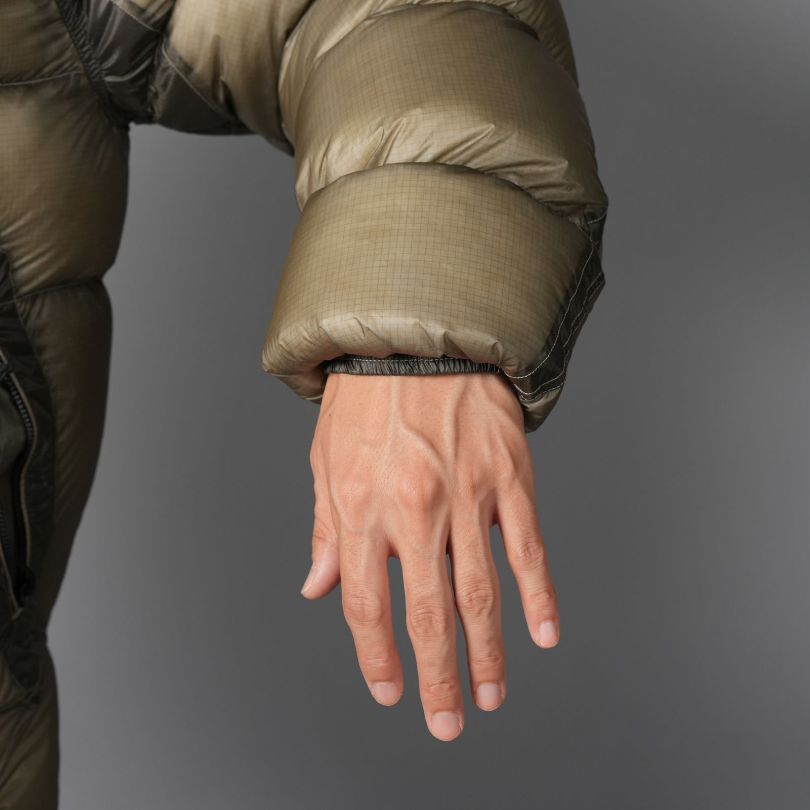【残りわずか】D.D. SHELL HOODED DOWN JACKET / フーデッド ダウンジャケット (フォールンロック)